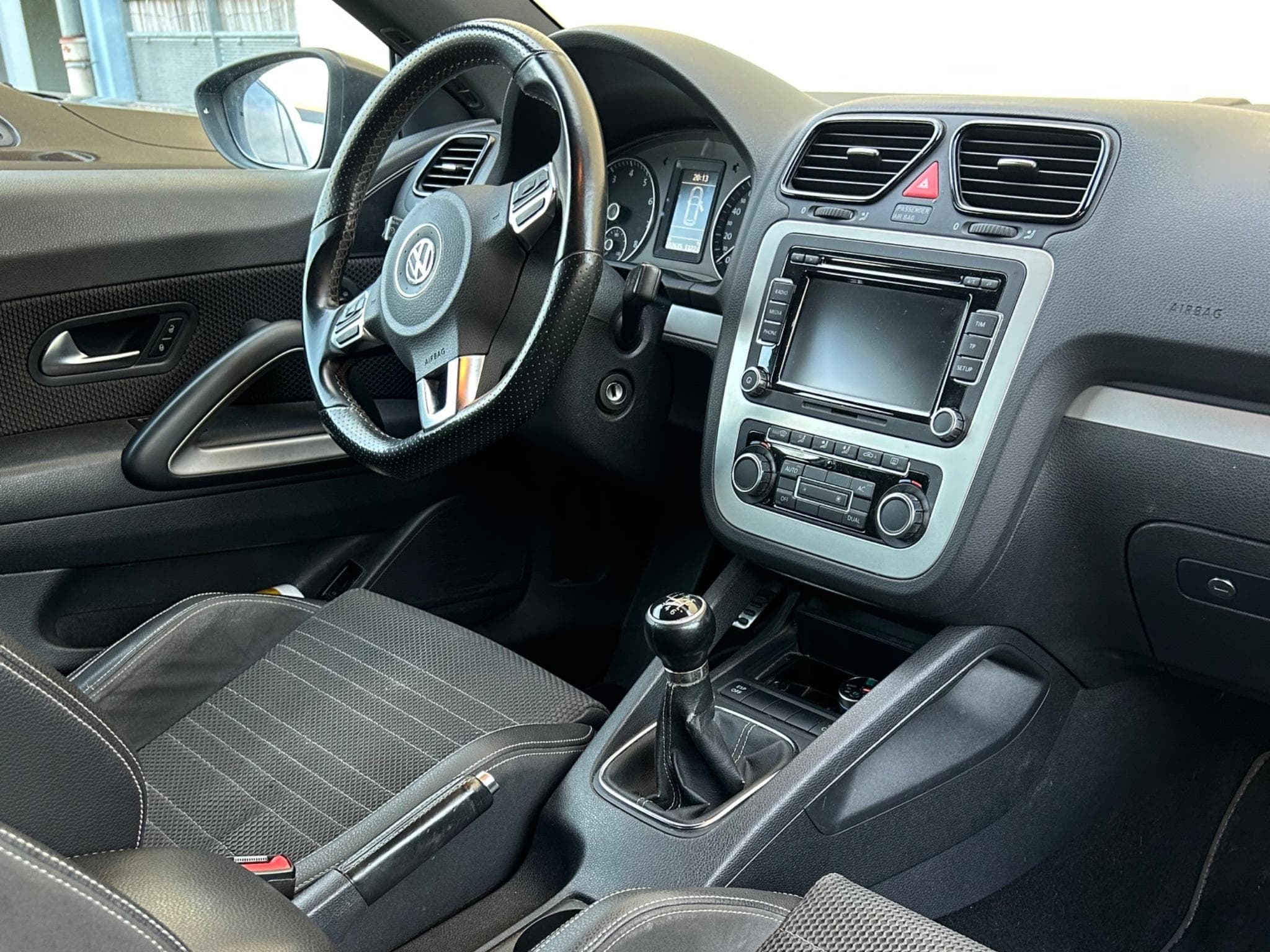 VW Scirocco (2010) - Photo 2
