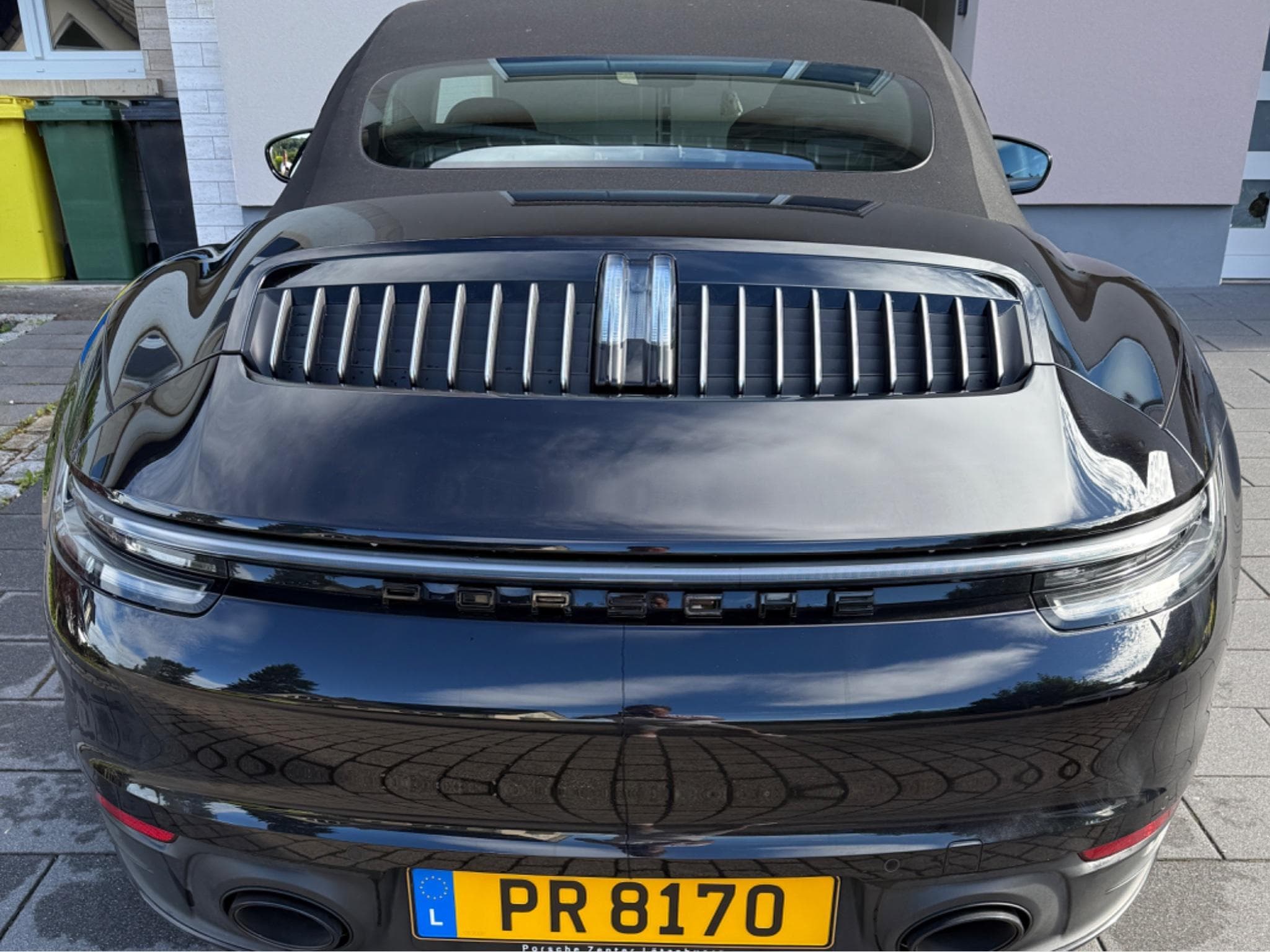 Porsche 911 992 Carrera 4 Cabrio (2023) - Photo 5