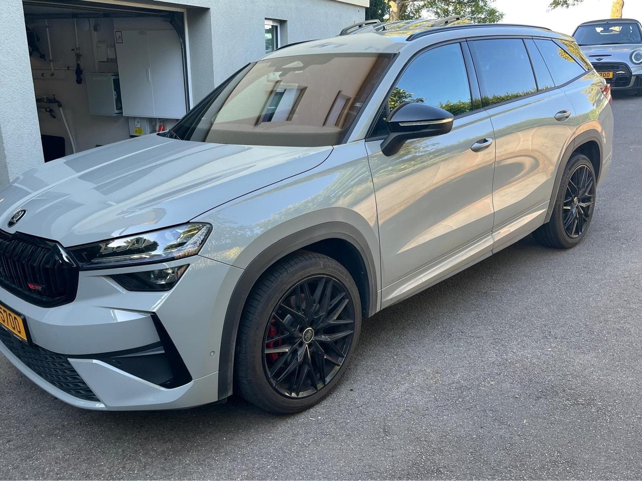 Skoda Kodiaq RS 2.0 TSI 4X4 (2025) - Foto 3