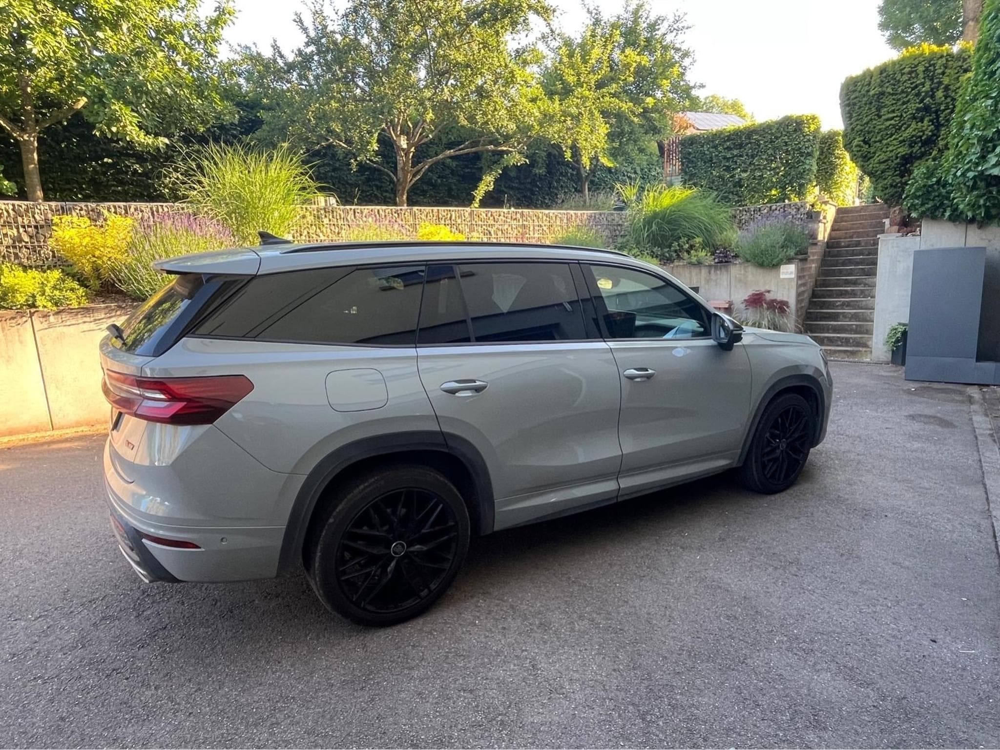 Skoda Kodiaq RS 2.0 TSI 4X4 (2025) - Foto 4