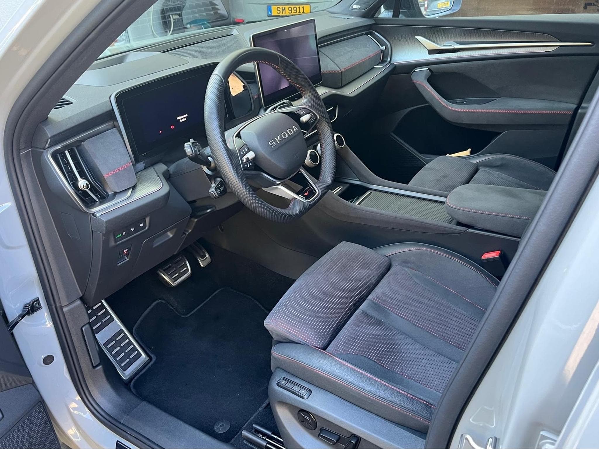 Skoda Kodiaq RS 2.0 TSI 4X4 (2025) - Foto 5