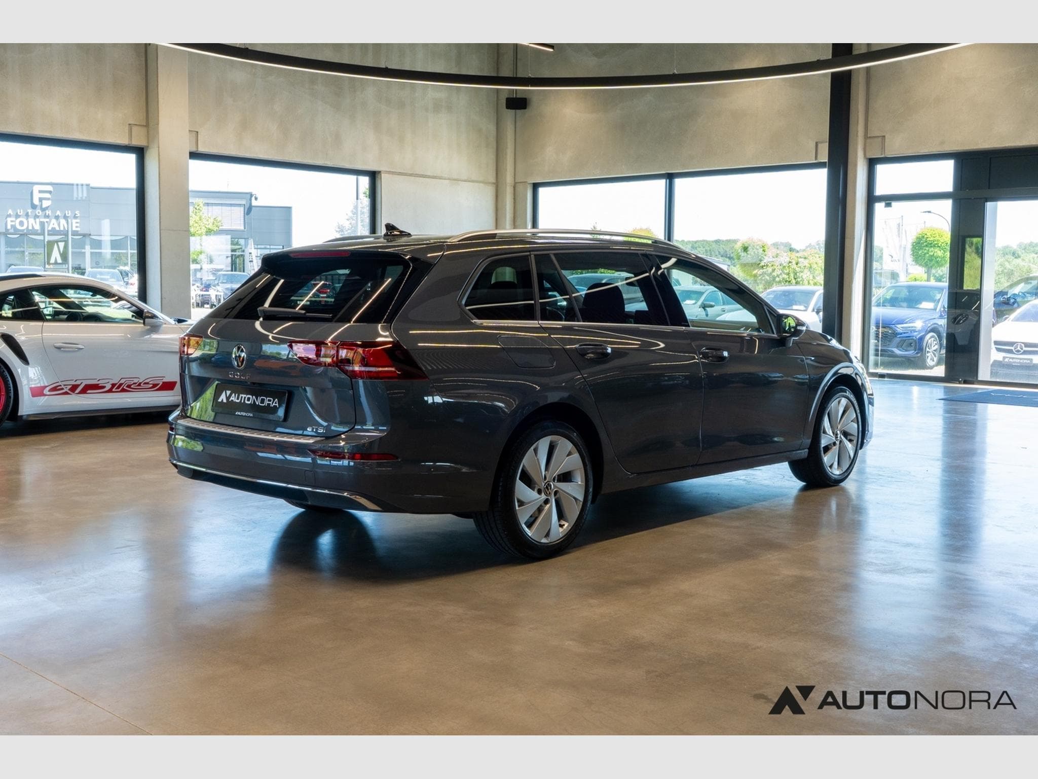 VW Golf VIII 1.5 eTSI Style Variant (2024) - Foto 4