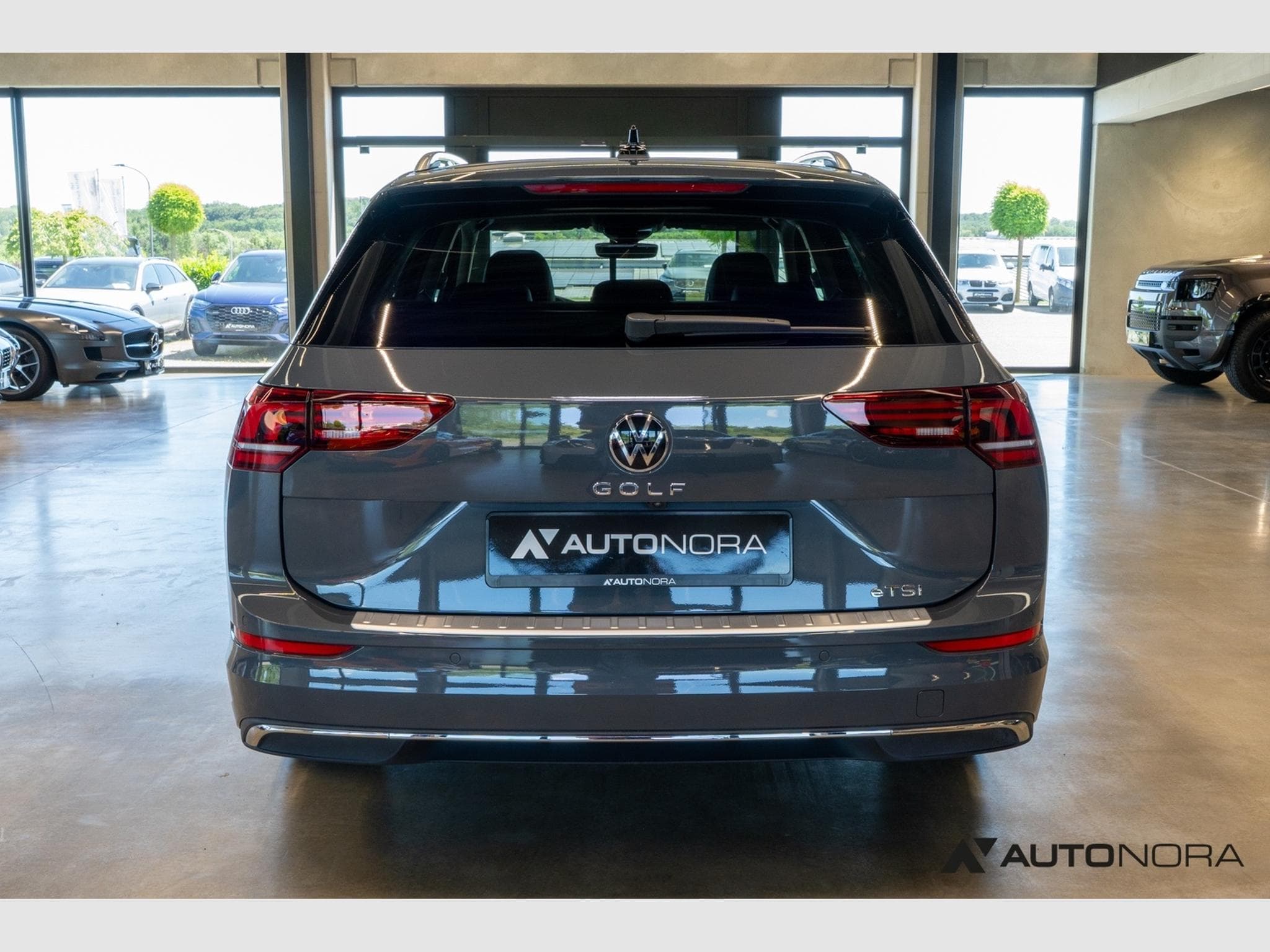 VW Golf VIII 1.5 eTSI Style Variant (2024) - Foto 9
