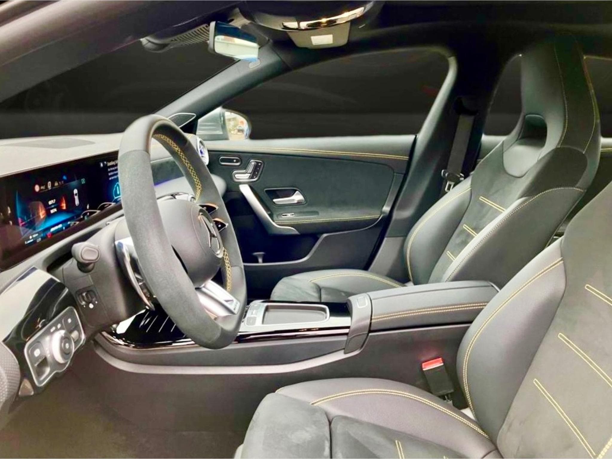 Mercedes CLA 45 AMG CLA 45 S 4Matic + Shooting Break (2024) - Photo 3