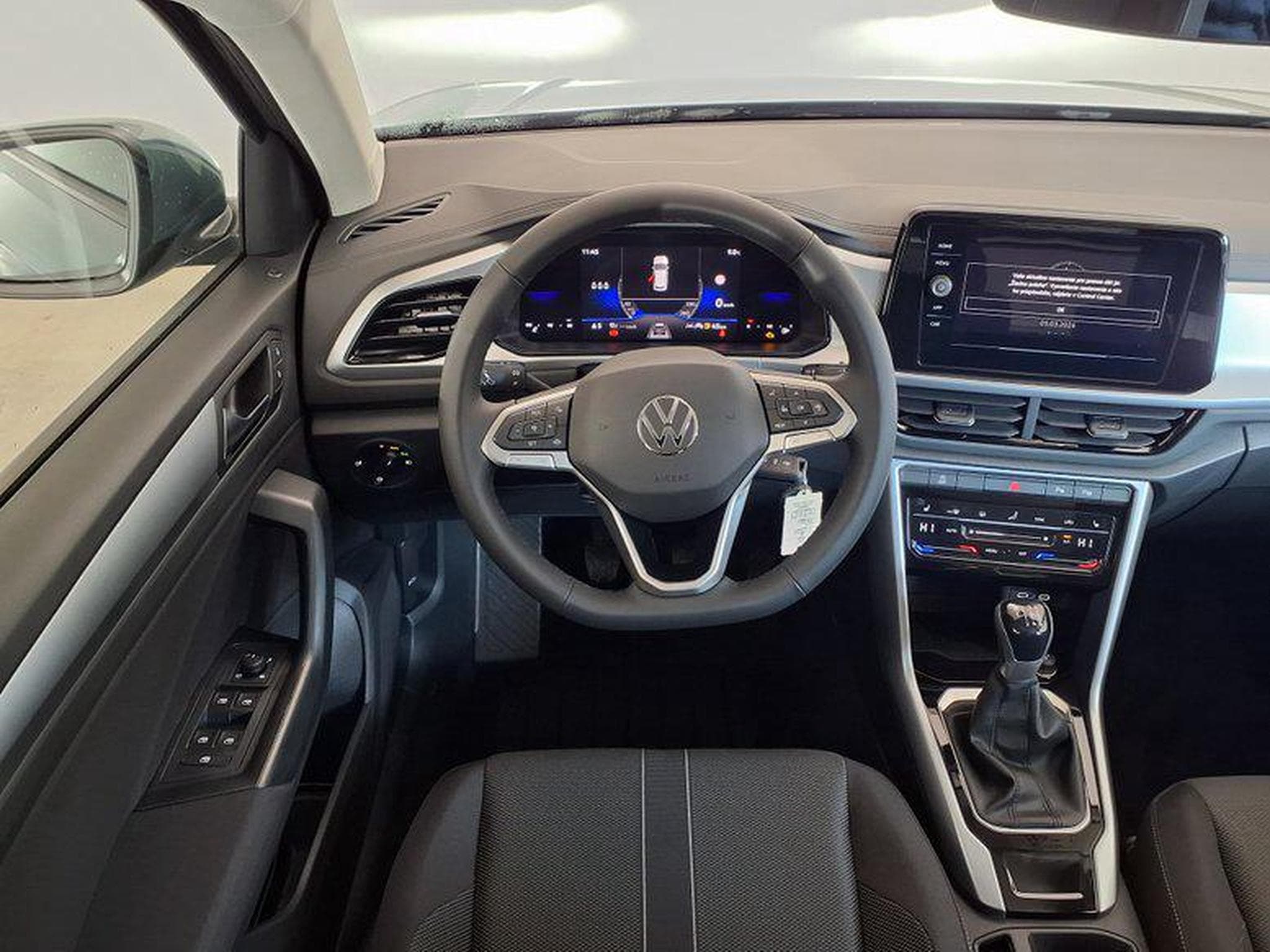 VW T-Roc Life 1.0 TSI 6-Gang (2026) - Foto 12