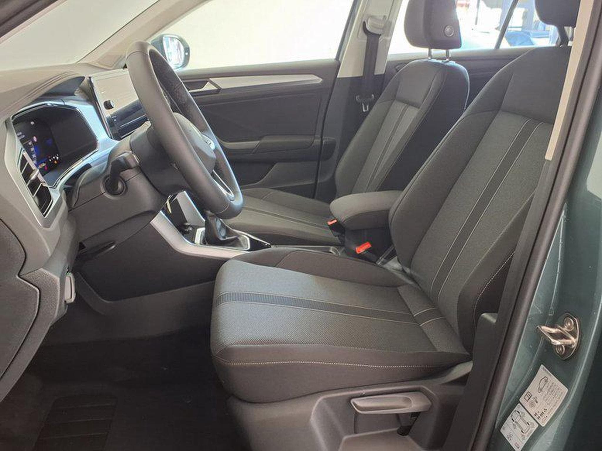 VW T-Roc Life 1.0 TSI 6-Gang (2026) - Foto 9