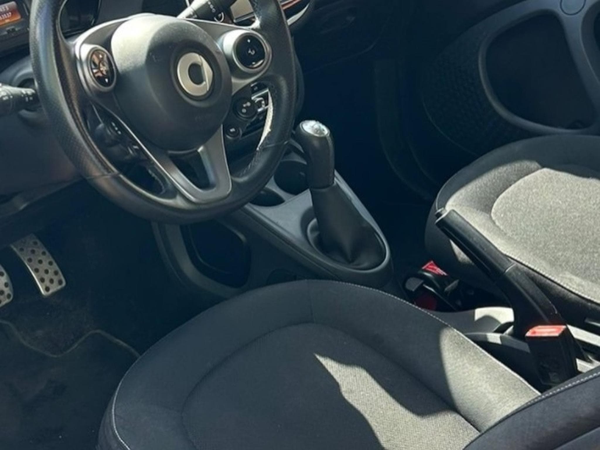Smart Fortwo Cabrio 1.0 essesence manuel (2019) - Photo 8