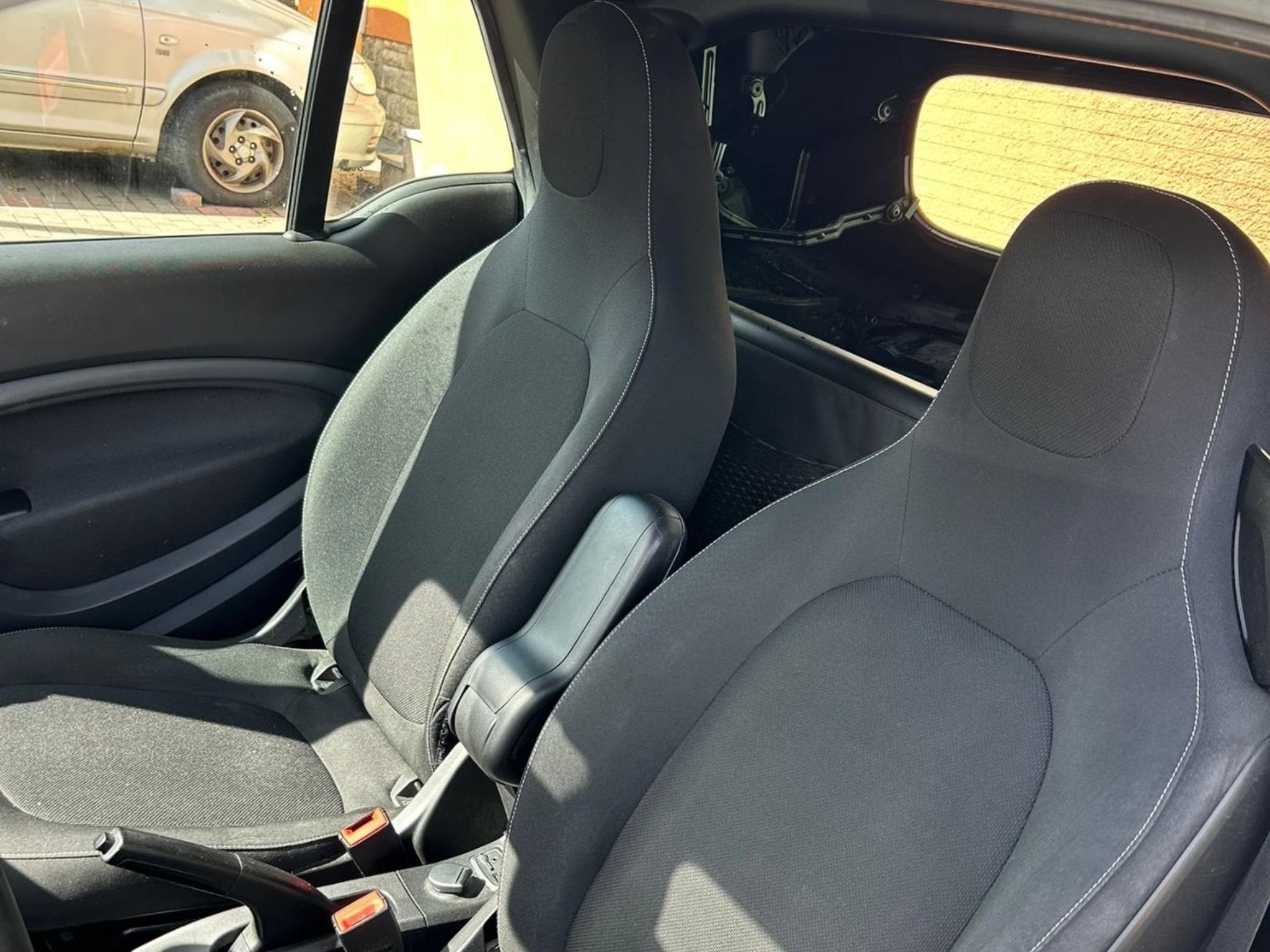 Smart Fortwo Cabrio 1.0 essesence manuel (2019) - Photo 9