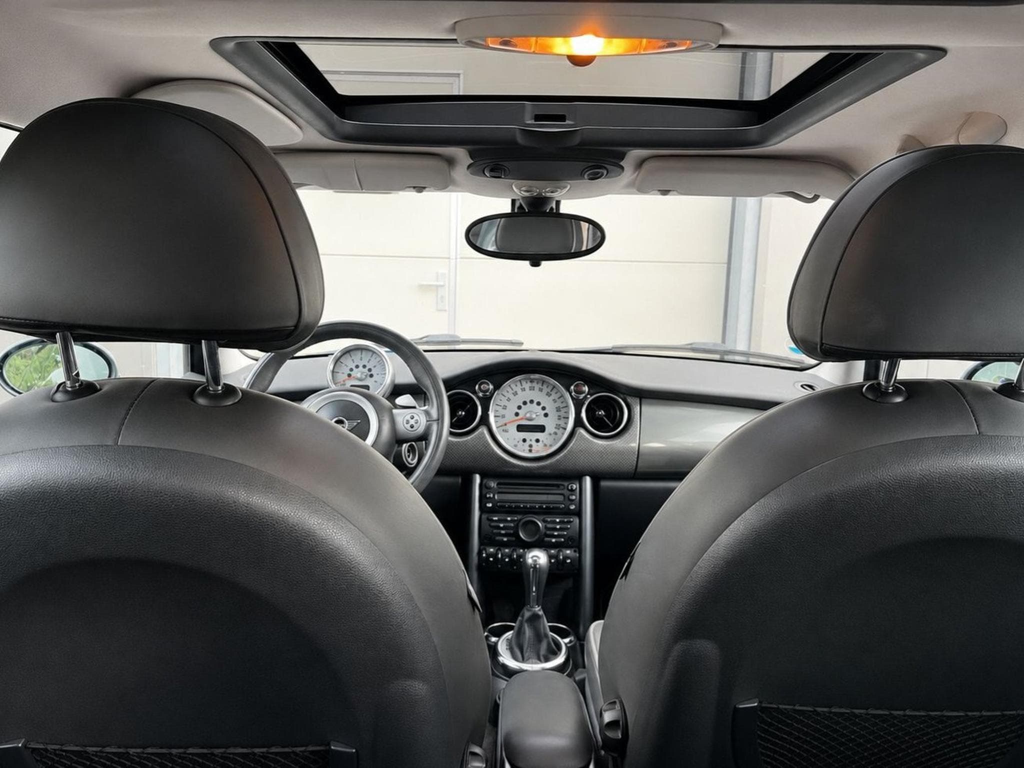 Mini Cooper Mini Cooper Automatic • Sunroof (2007) - Photo 3
