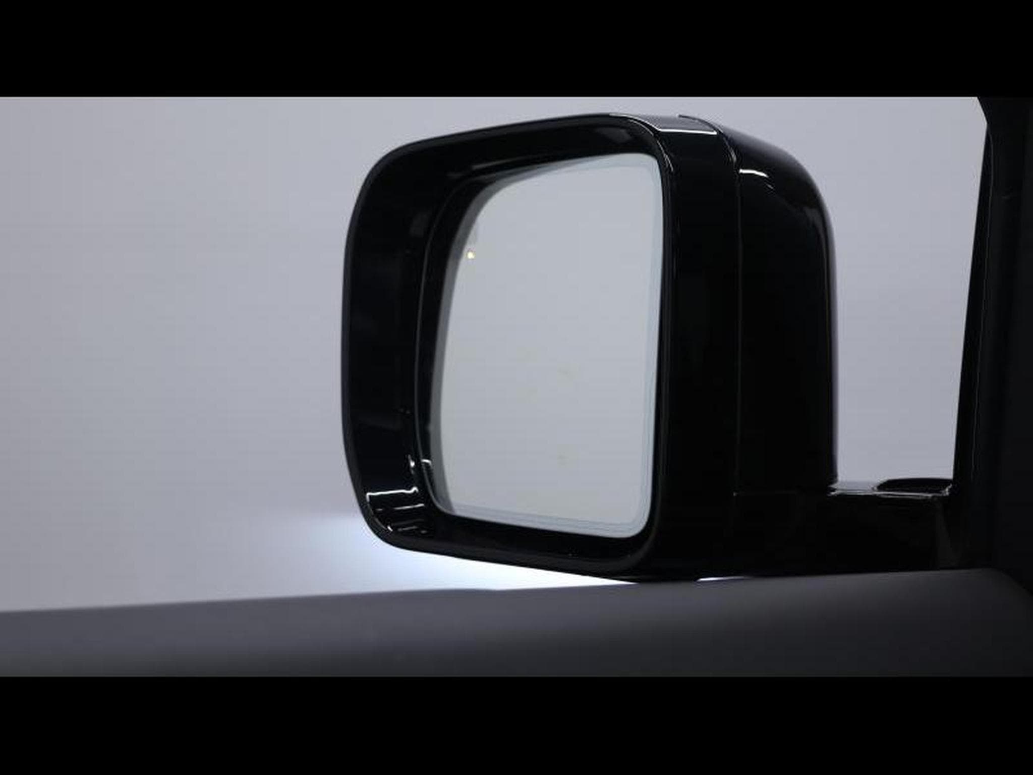 Land-Rover Defender 110 P635 OCTA AWD Auto 26 (2026) - Photo 28