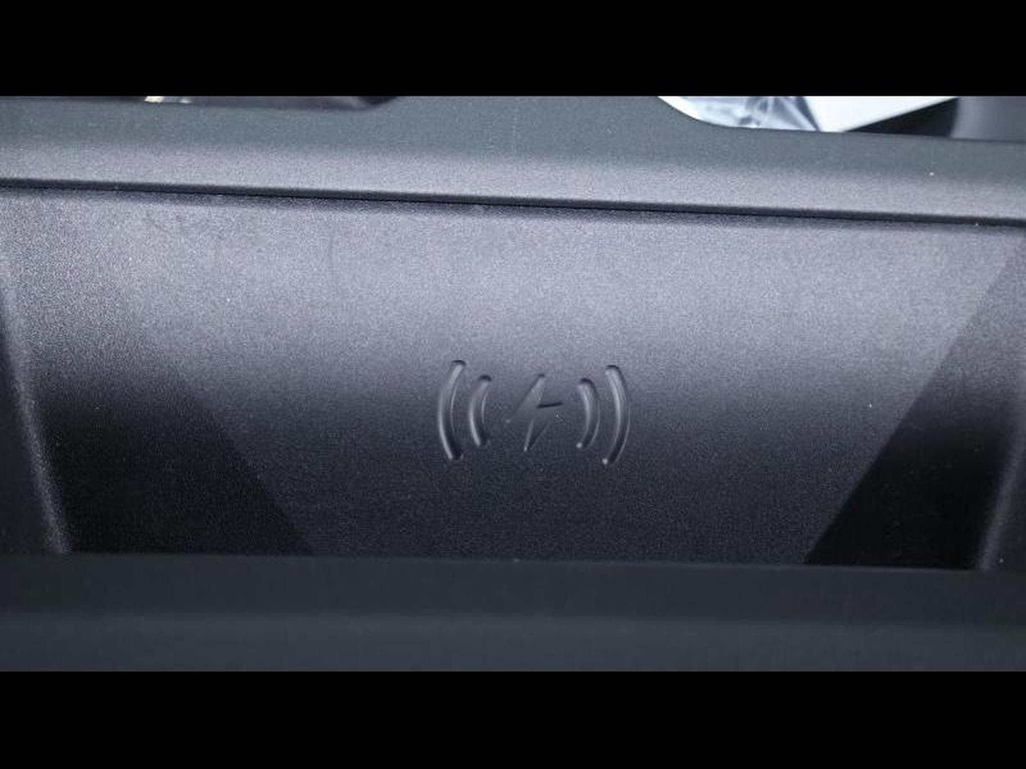 Land-Rover Defender 110 P635 OCTA AWD Auto 26 (2026) - Photo 32