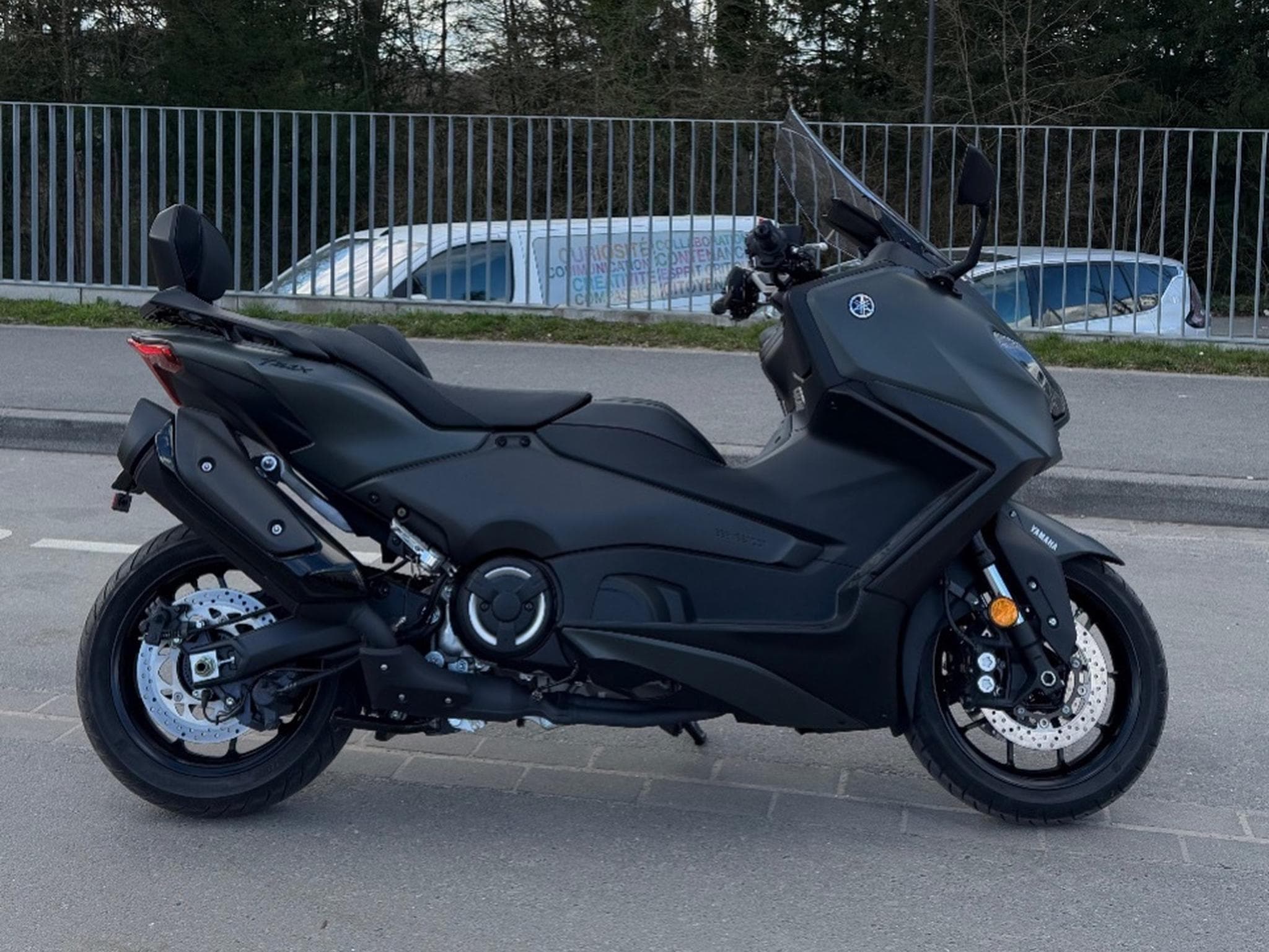 Yamaha T-Max 560 Tech Kamo (2025) - Photo 1