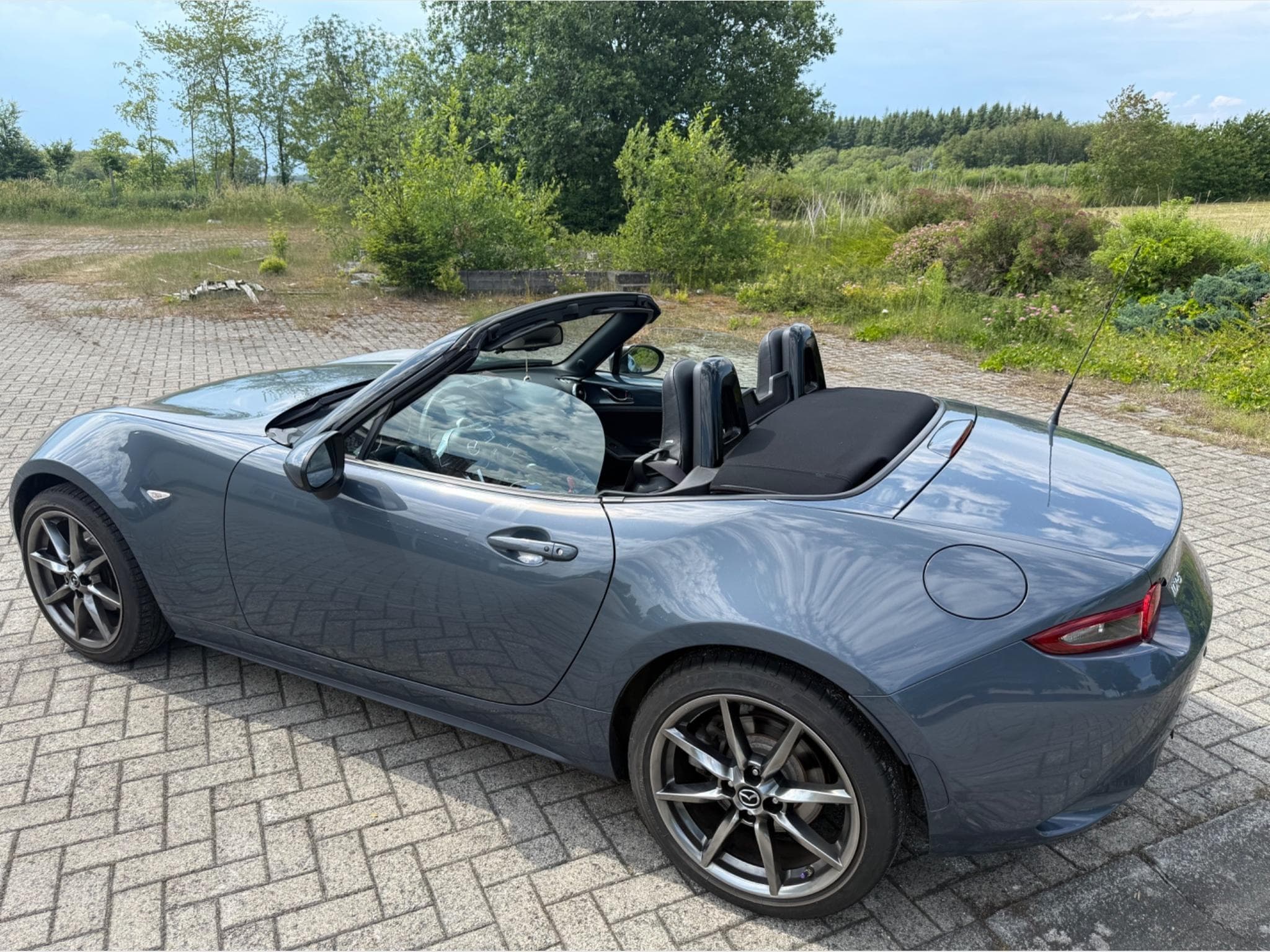 Mazda MX-5 Skyactive G (2021) - Photo 3