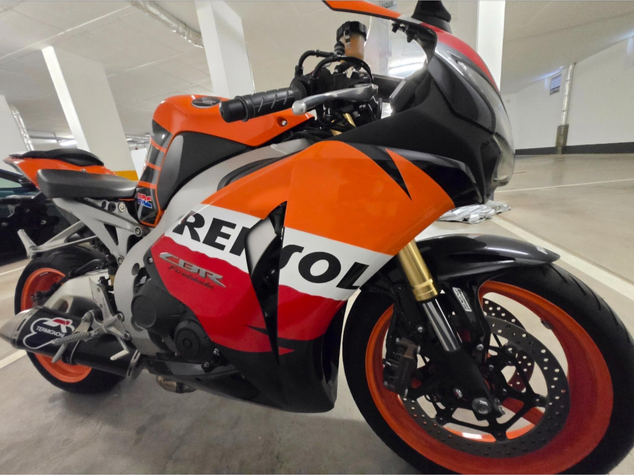 Honda CBR Repsol (2009) - Foto 2