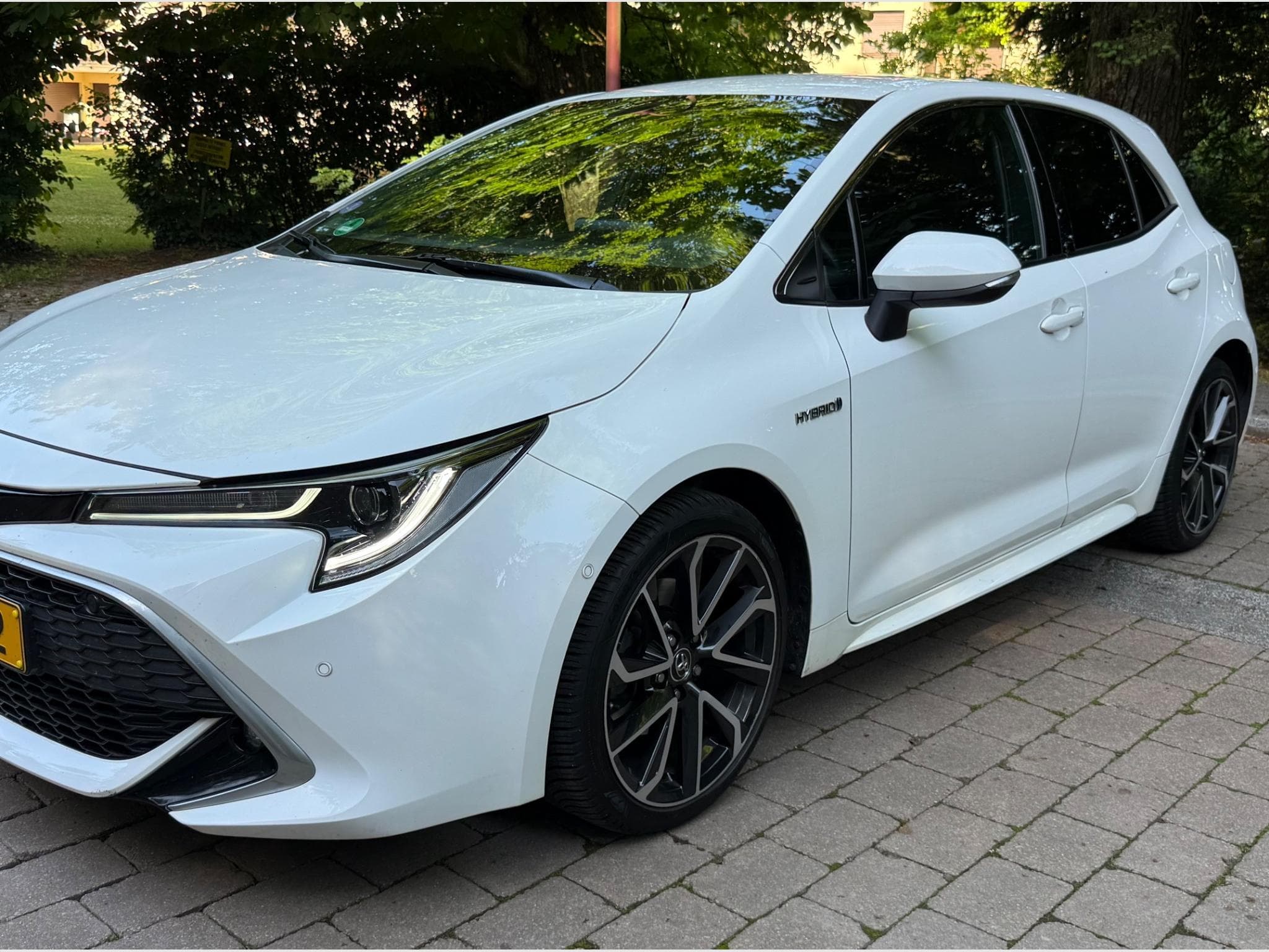 Toyota Corolla Hybrid 192hp Full Extras (2019) - Photo 1