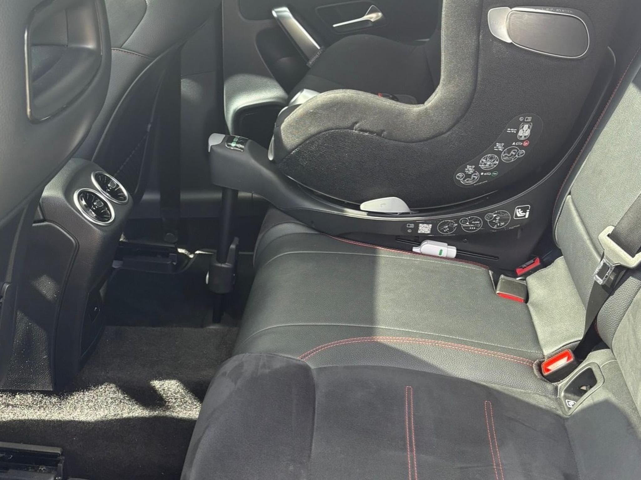 Mercedes CLA 180 Amg Line (2022) - Photo 2