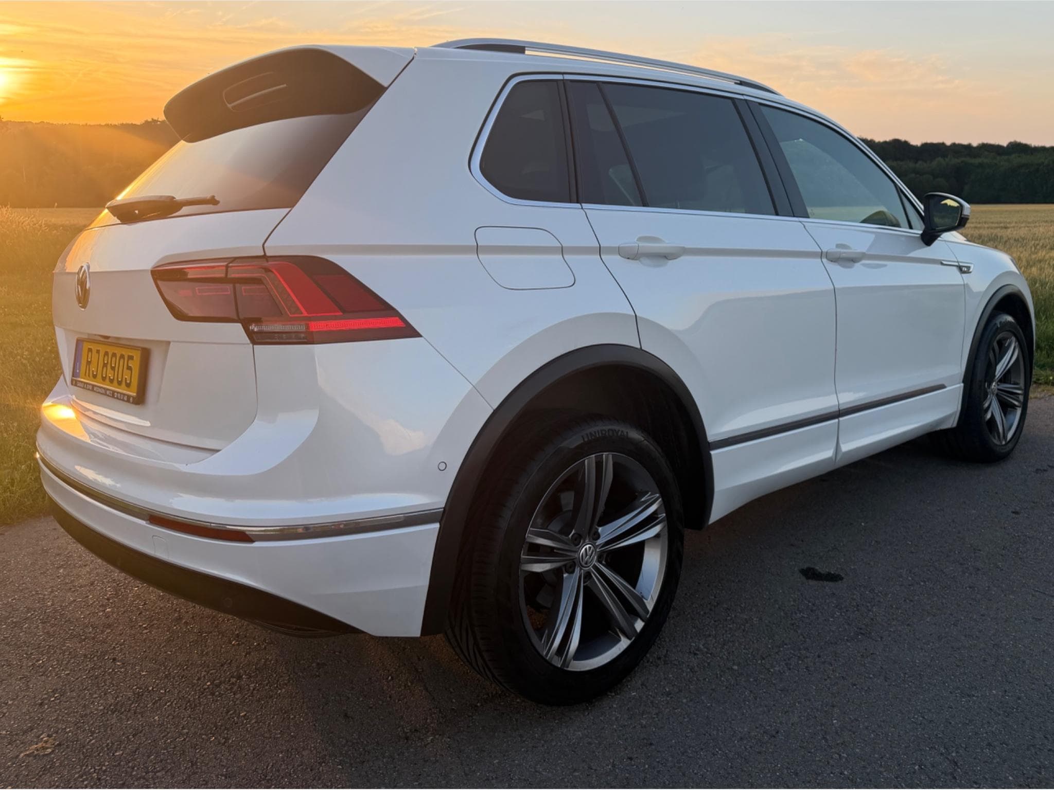 VW Tiguan 2.0 TDI 190 ch 4 MOTIONS R-LINE (2017) - Photo 2