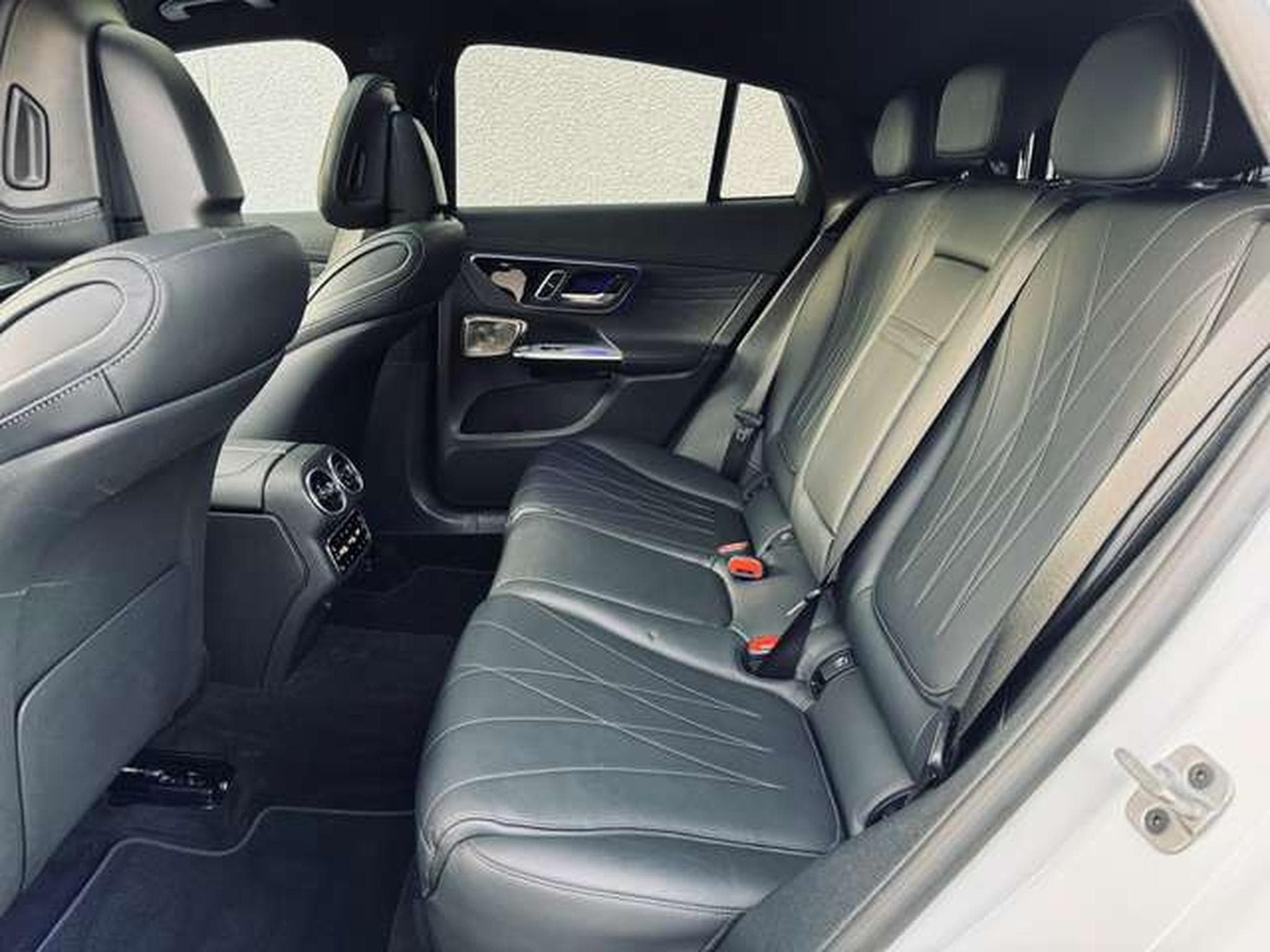 Mercedes GLC 300 GLC Coupé 300 de PHEV AMG Line (245 kW) (2024) - Foto 14