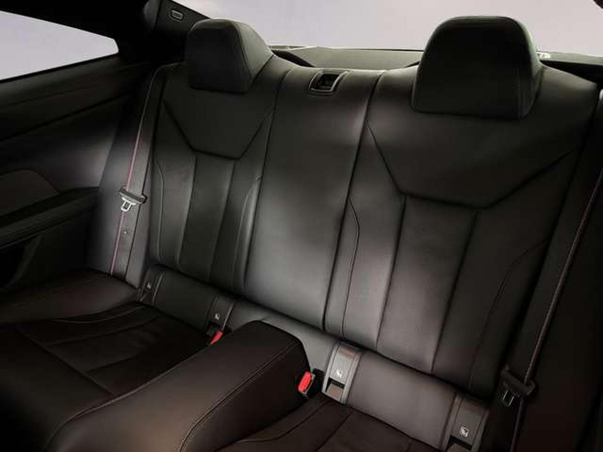 BMW M4 Coupé (2023) - Photo 10