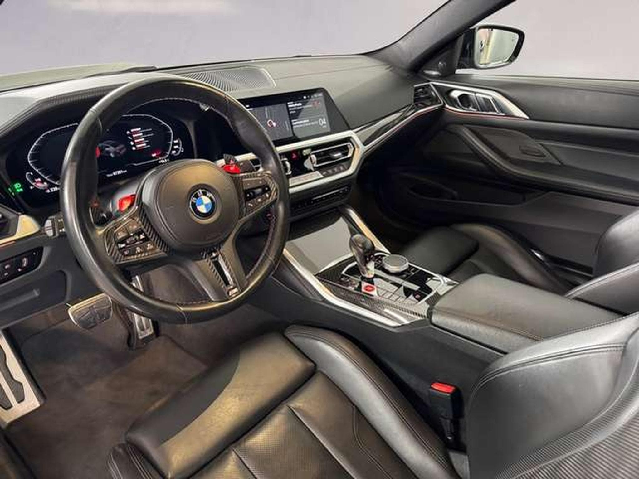 BMW M4 Coupé (2023) - Photo 6