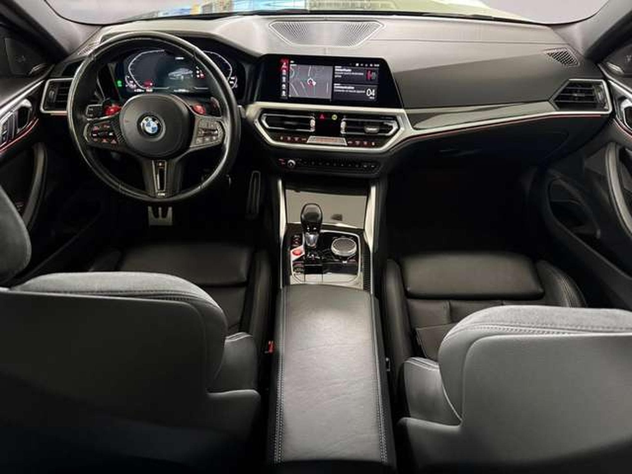 BMW M4 Coupé (2023) - Photo 7