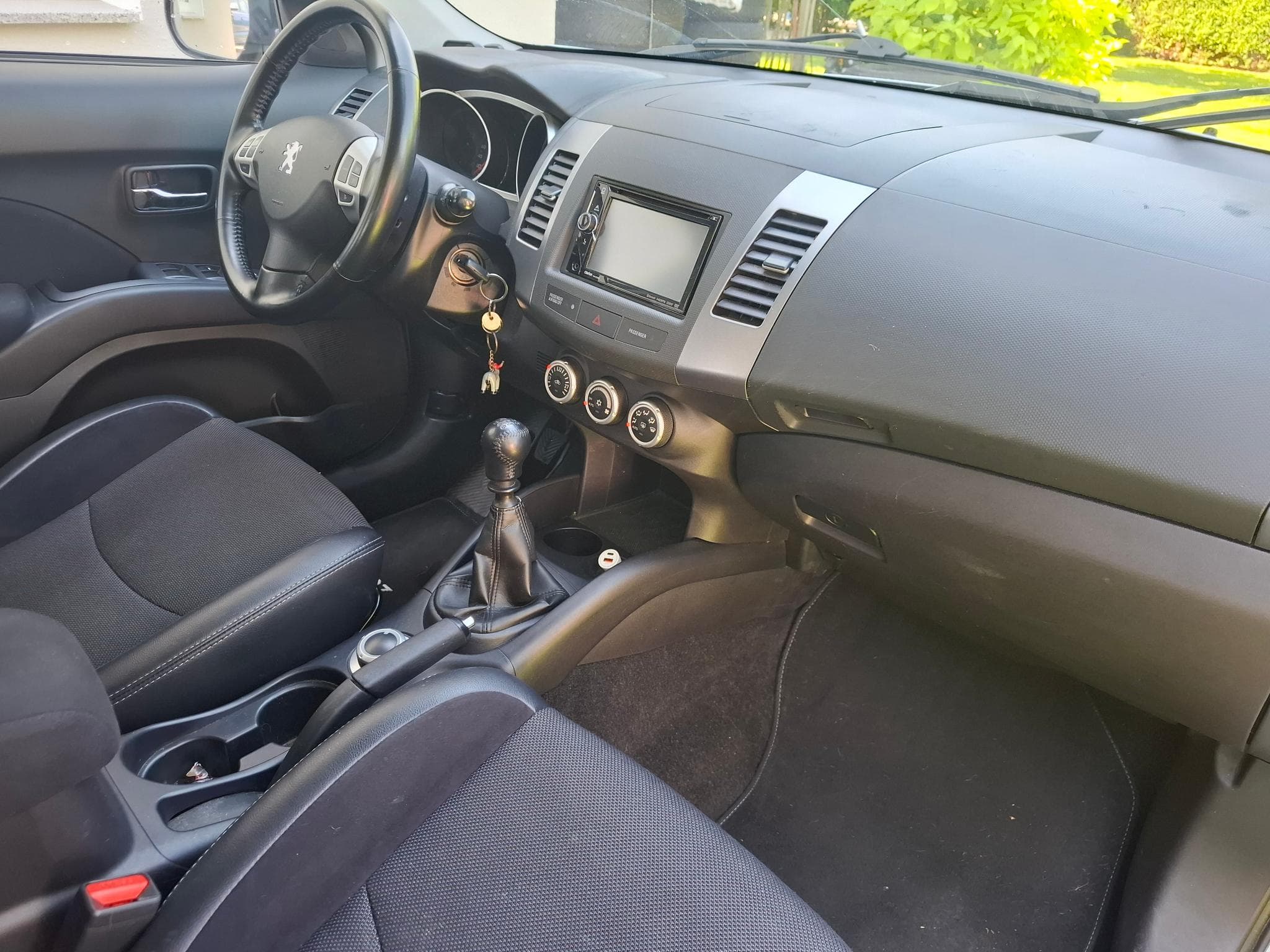 Peugeot 4007 2.2 7Sitzer (2008) - Foto 6