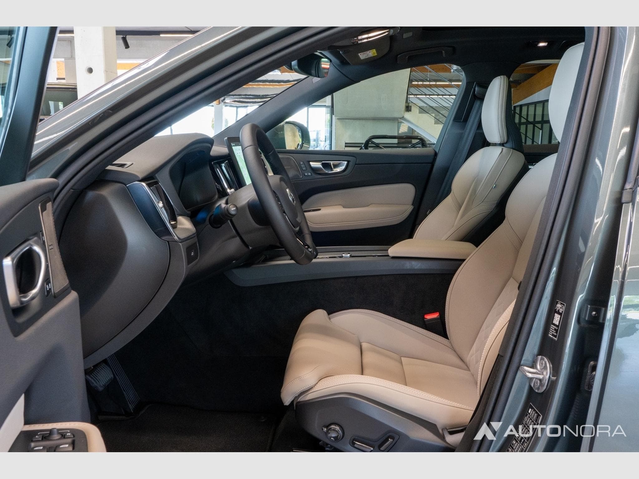 Volvo XC60 Core B5 AWD (2026) - Photo 11