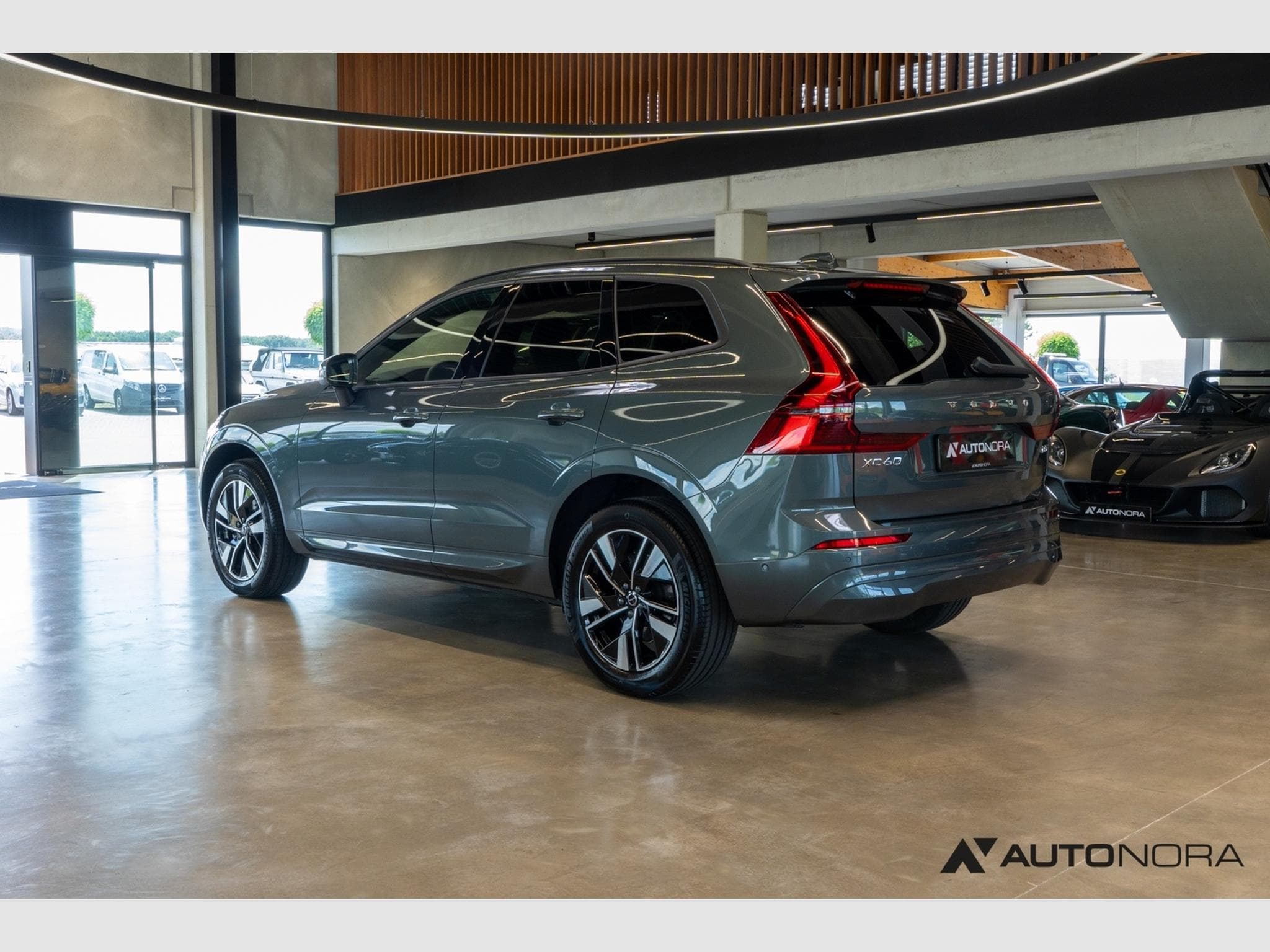 Volvo XC60 Core B5 AWD (2026) - Photo 2