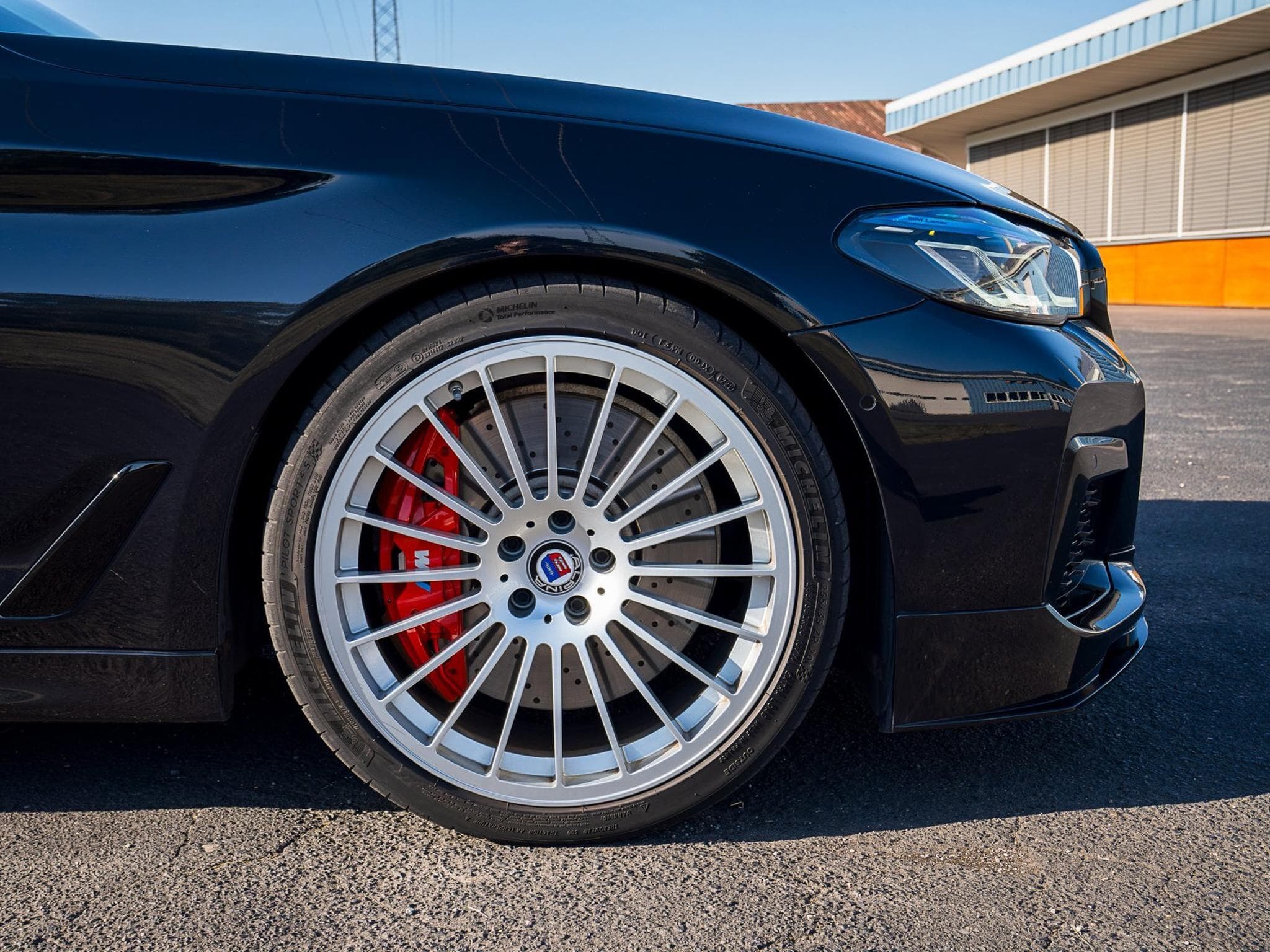 BMW 540 540i xDrive M Sport Individual (2020) - Photo 1