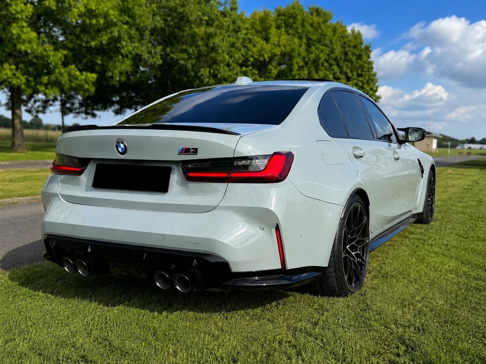 BMW M3 (2024) - Photo 2