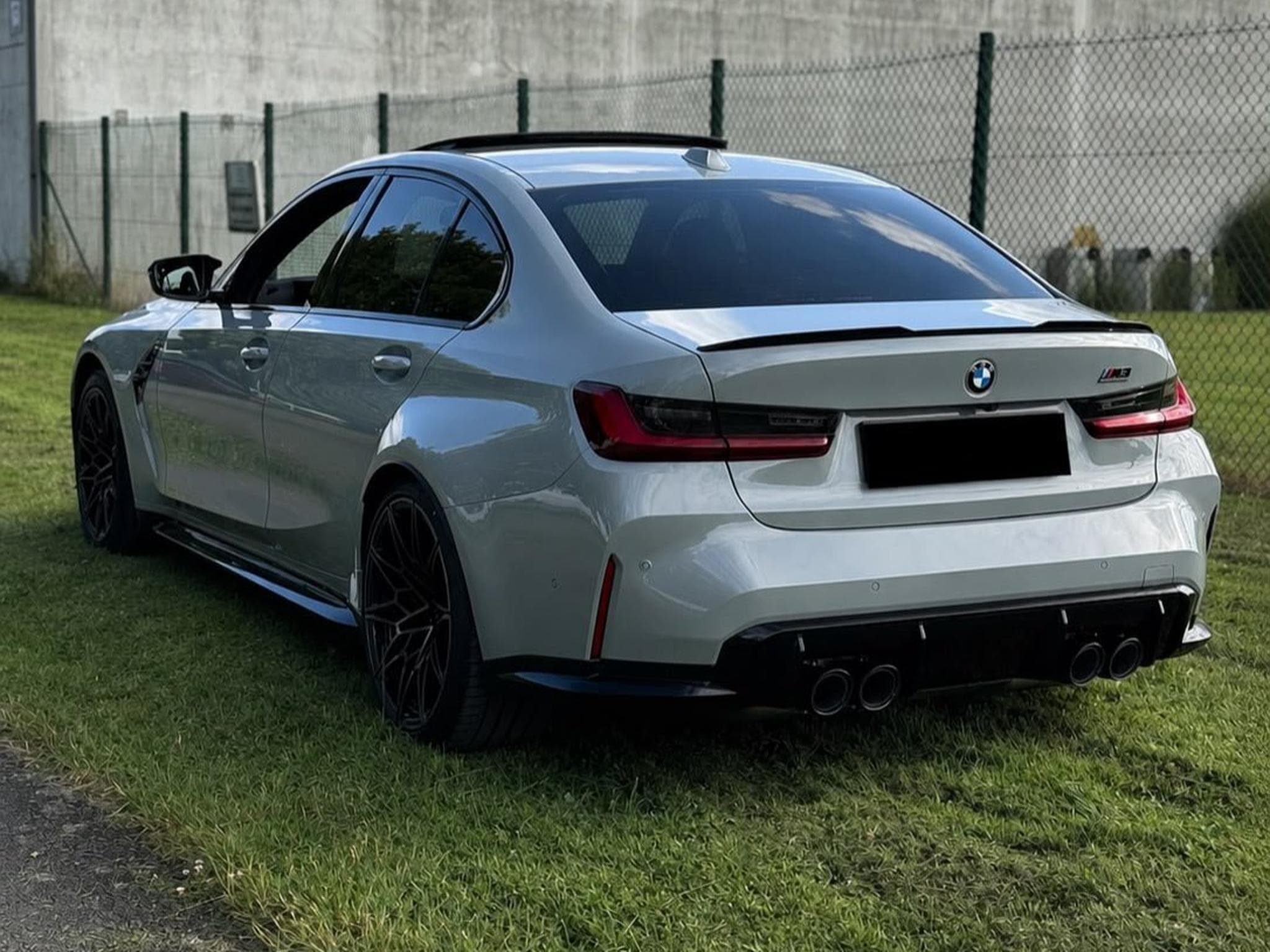 BMW M3 (2024) - Photo 8