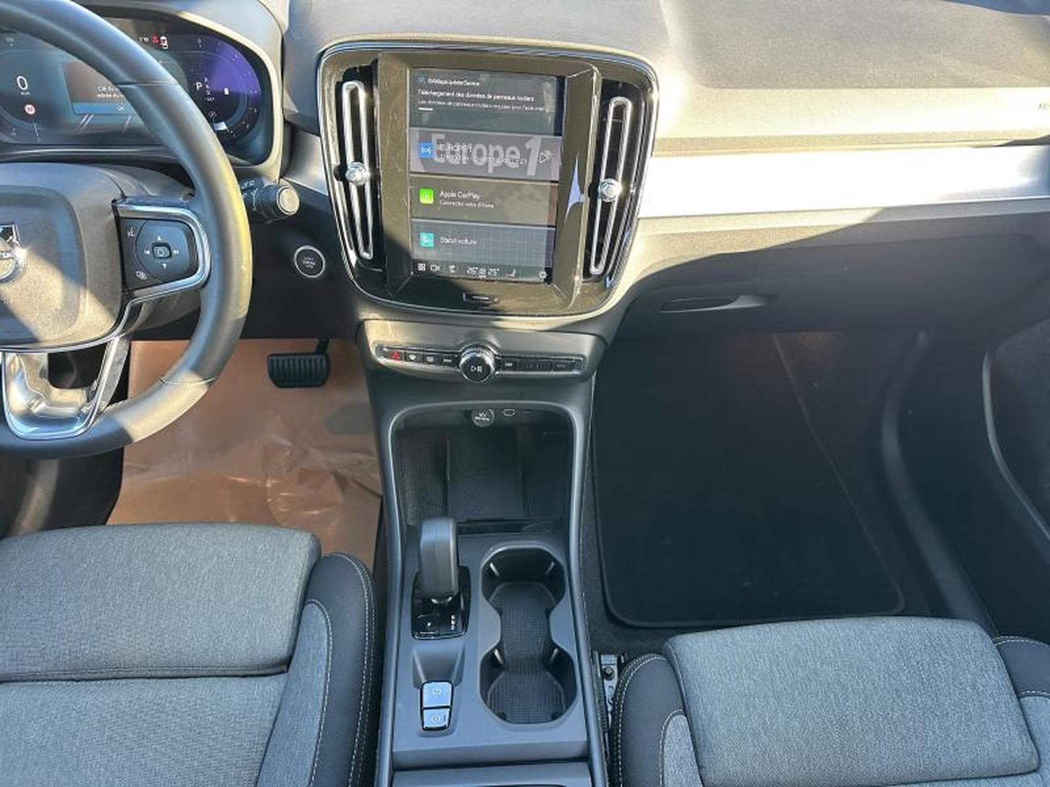 Volvo XC40 B3 Core / Essence (2024) - Photo 11