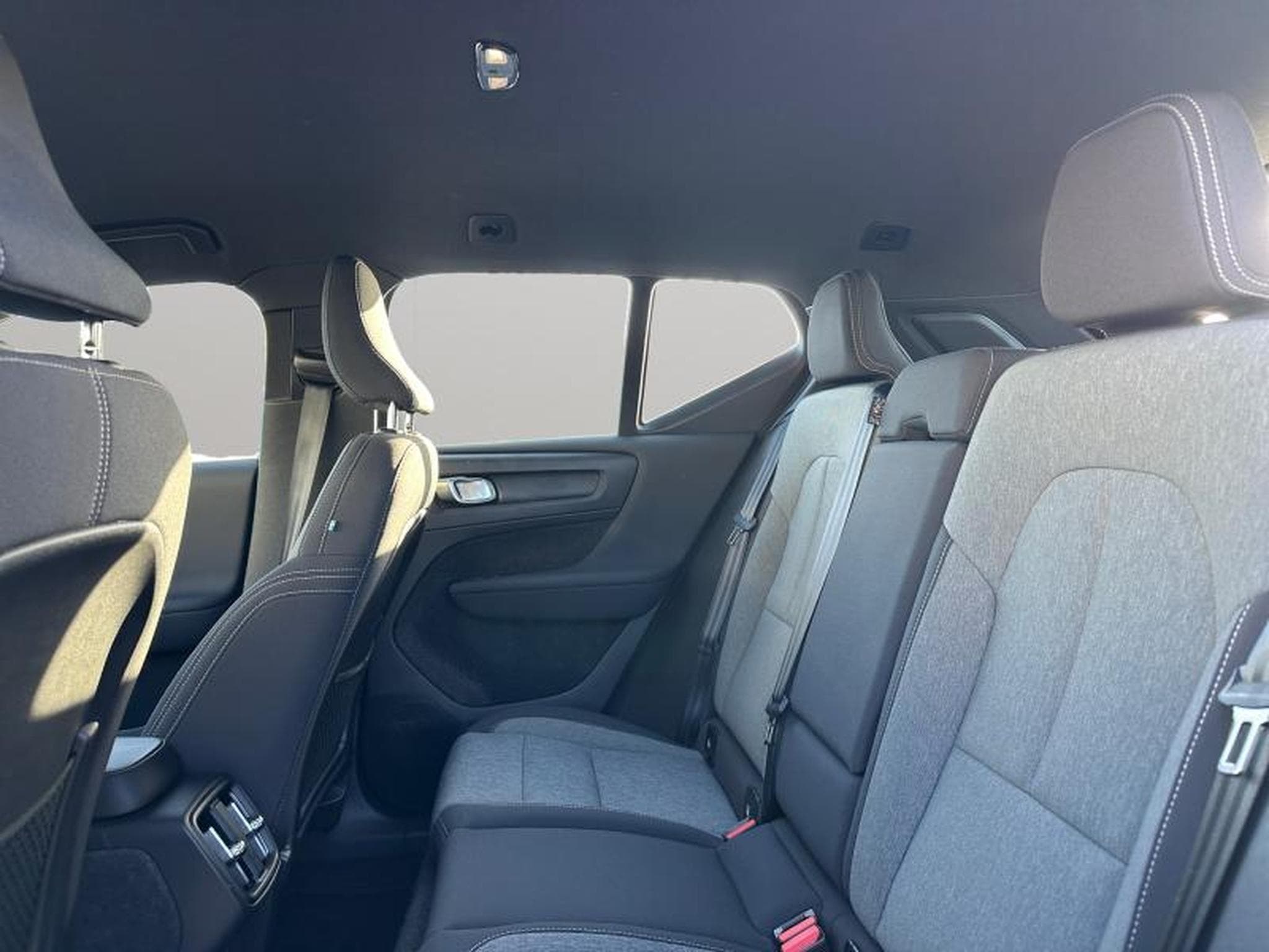 Volvo XC40 B3 Core / Essence (2024) - Photo 13