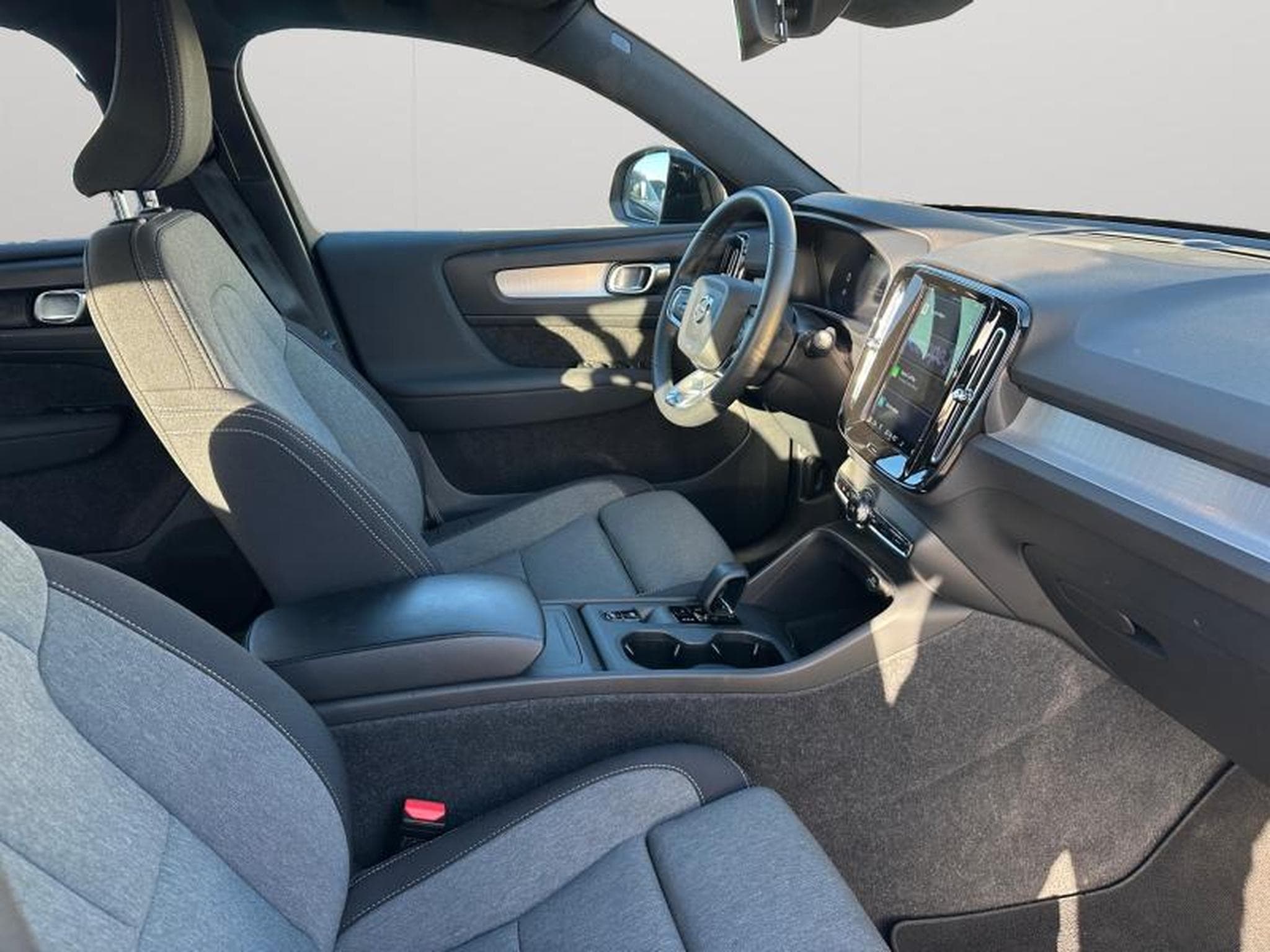 Volvo XC40 B3 Core / Essence (2024) - Photo 15