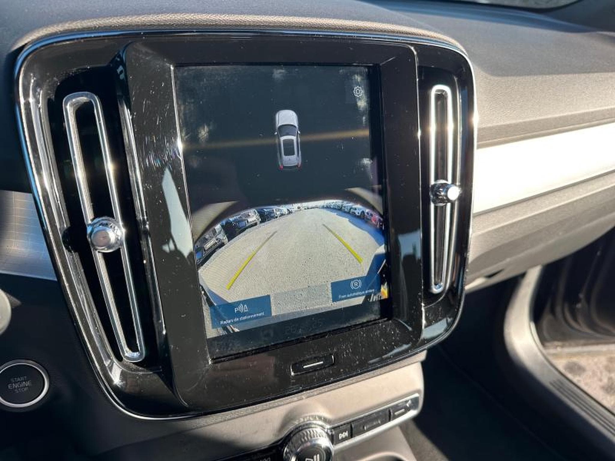 Volvo XC40 B3 Core / Essence (2024) - Photo 17