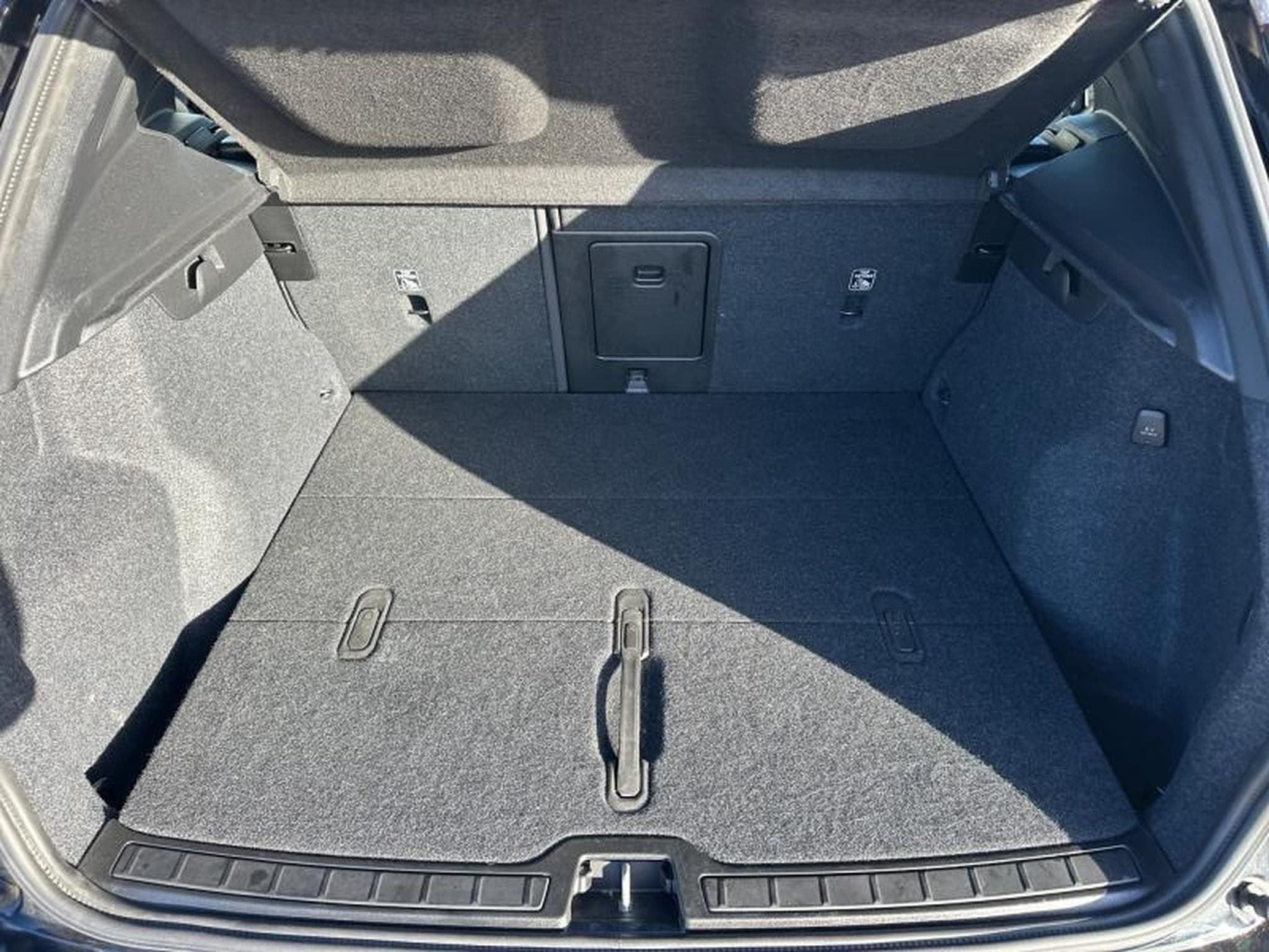 Volvo XC40 B3 Core / Essence (2024) - Photo 19