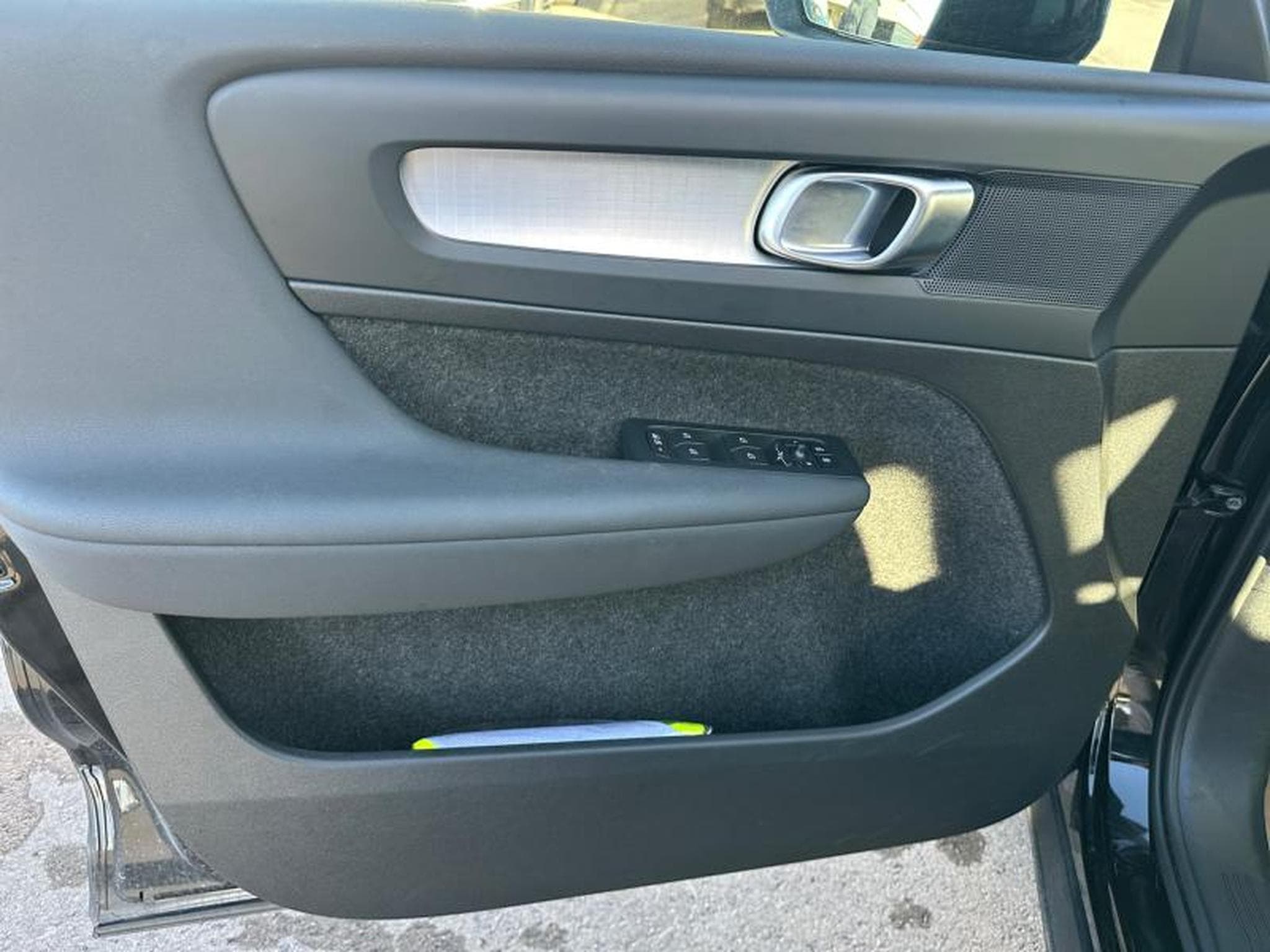 Volvo XC40 B3 Core / Essence (2024) - Photo 21