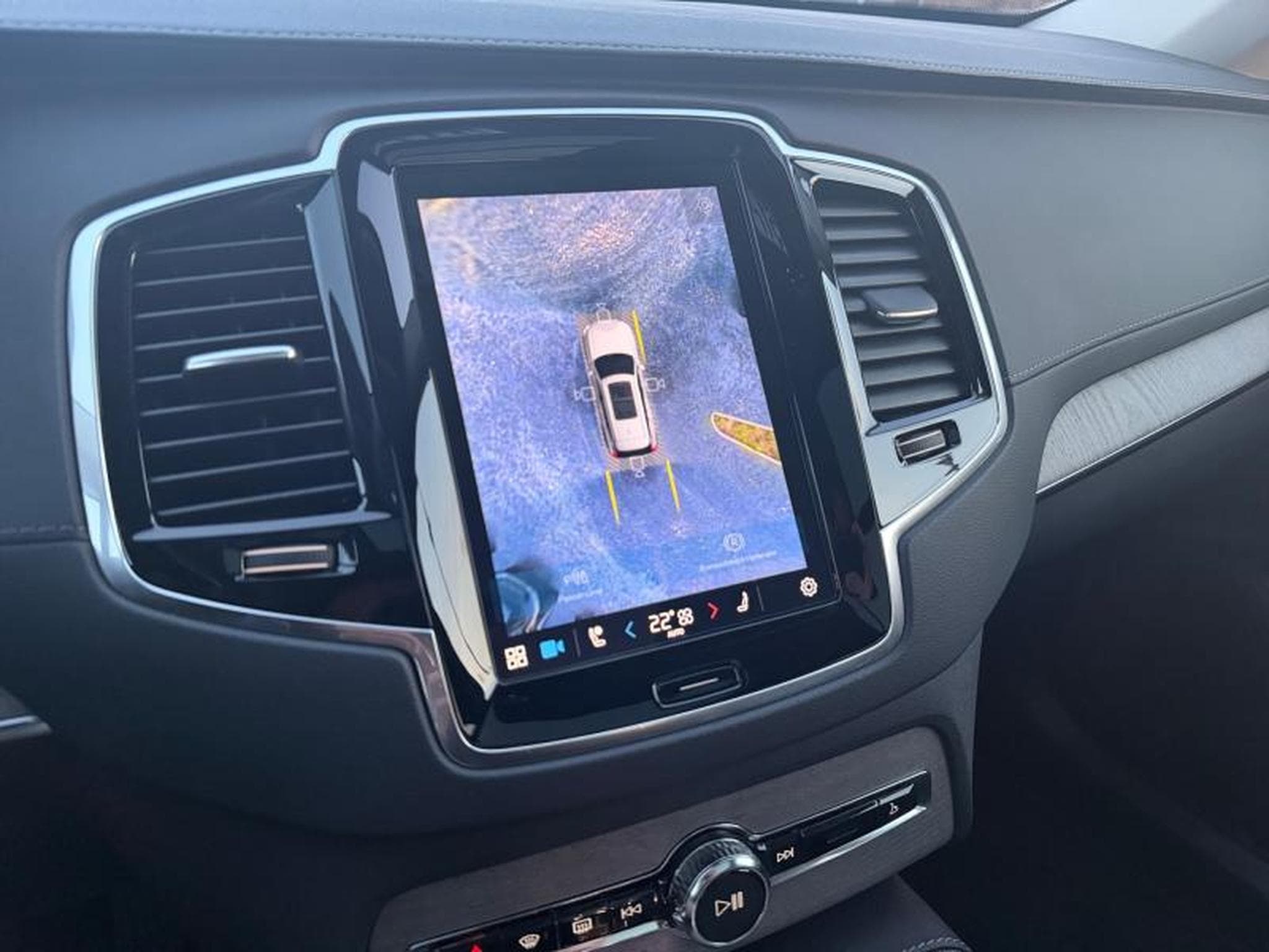 Volvo XC90 B5 Plus Bright / Diesel (2023) - Photo 17