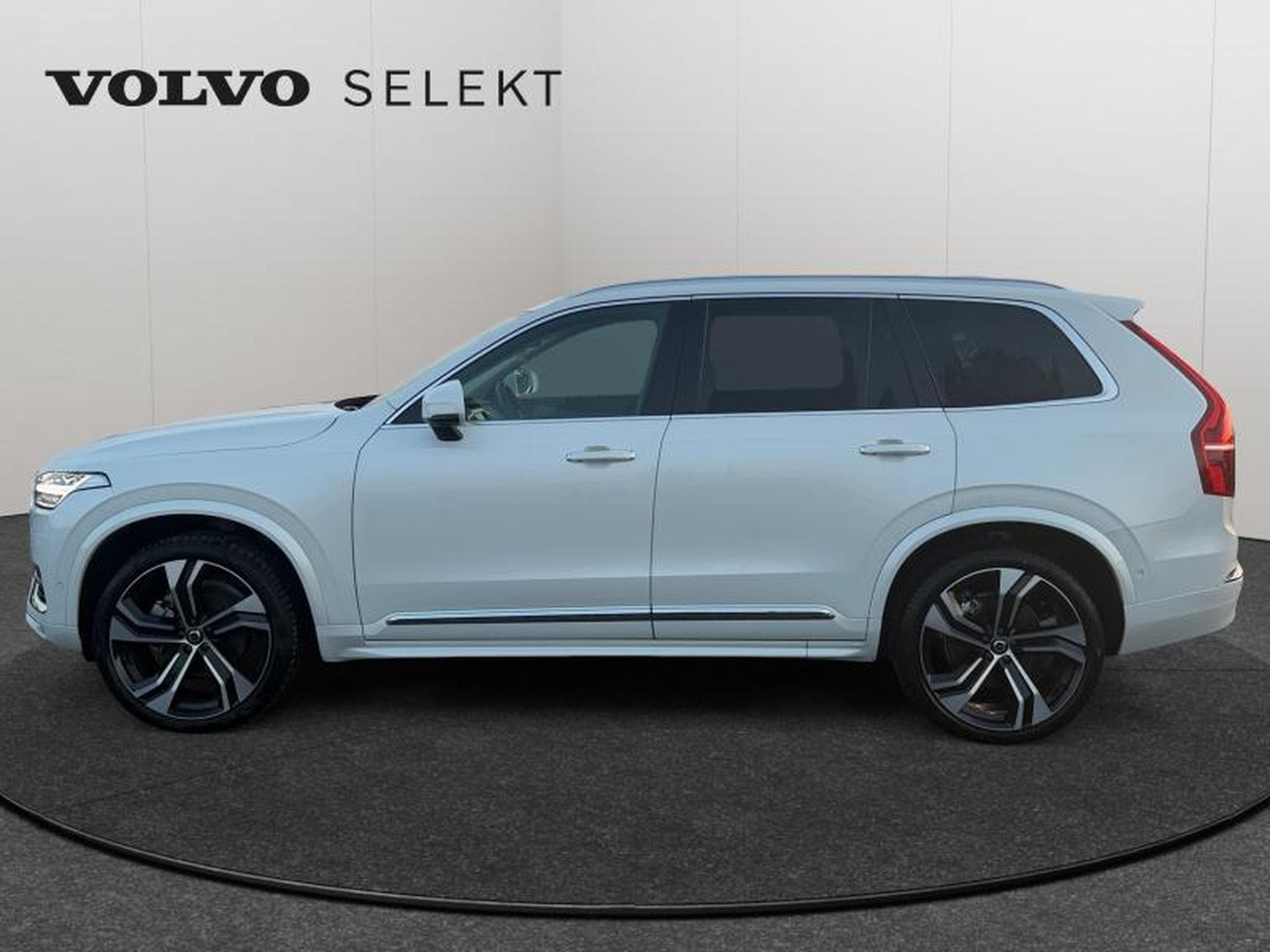 Volvo XC90 B5 Plus Bright / Diesel (2023) - Photo 4