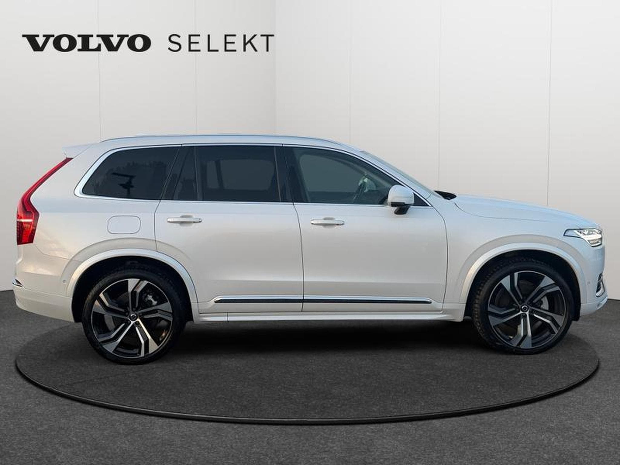 Volvo XC90 B5 Plus Bright / Diesel (2023) - Photo 7