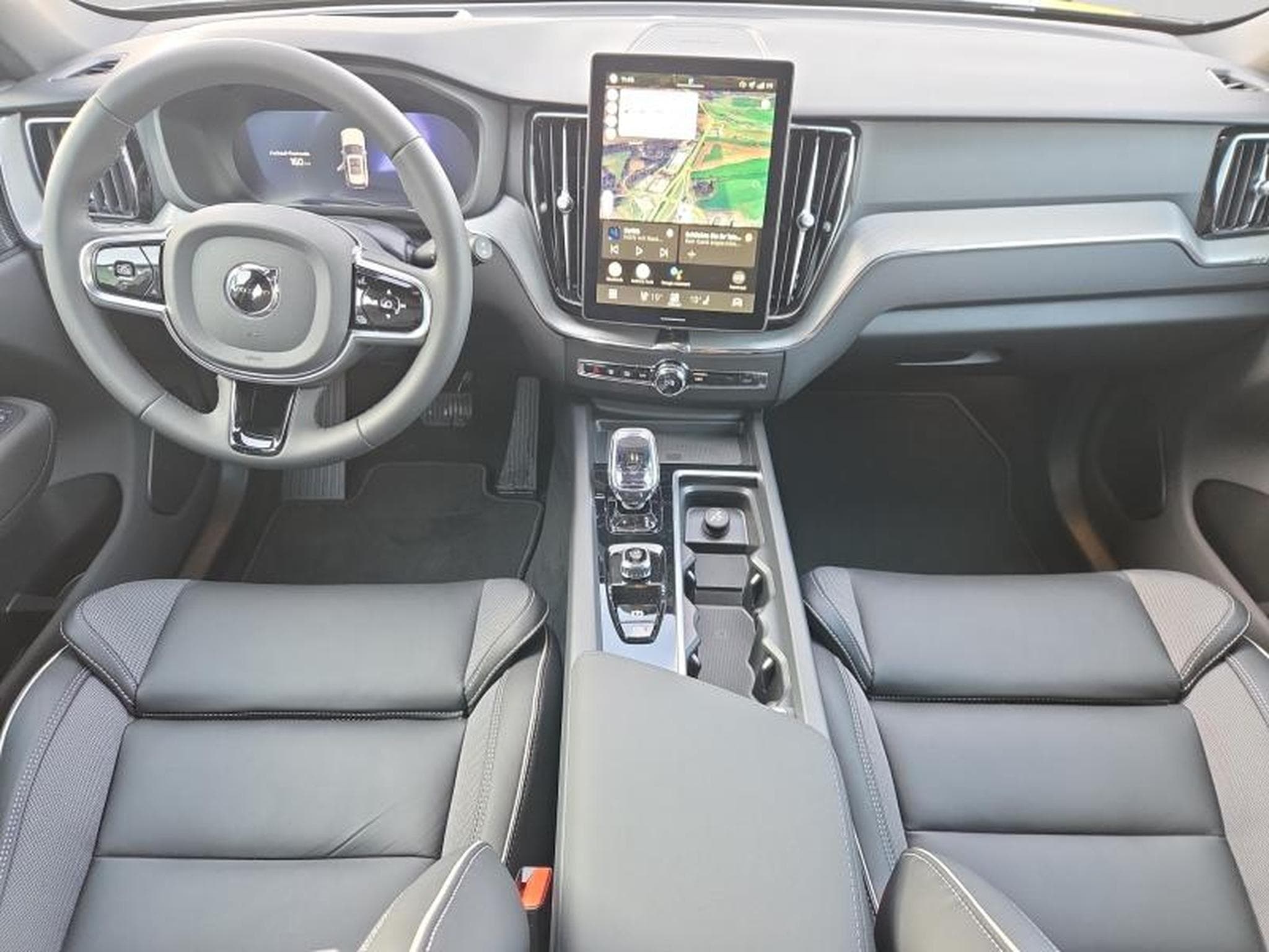 Volvo XC60 T6 Black Edition Plus / Hybride (2025) - Photo 3