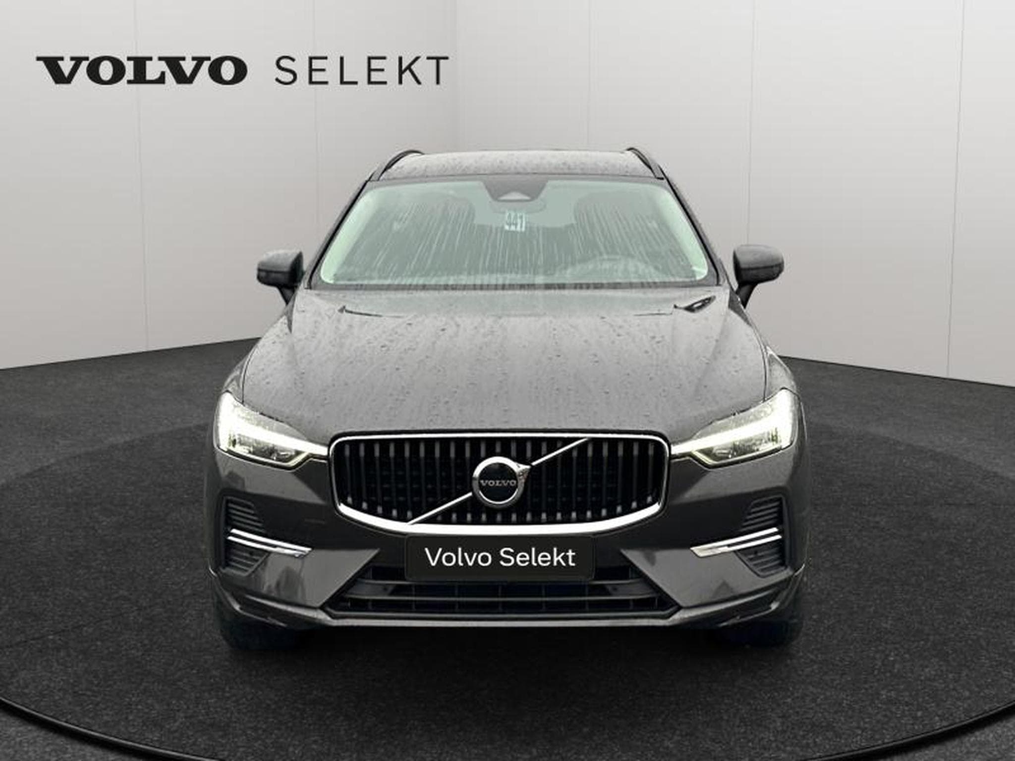 Volvo XC60 B4 Core / Diesel (2023) - Photo 9