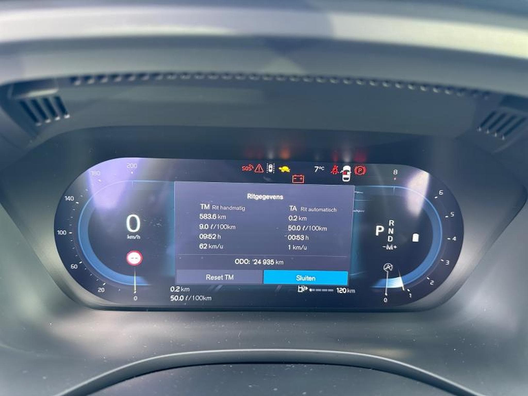 Volvo XC60 B5 Ultra Black Edition / Essence (2025) - Photo 18