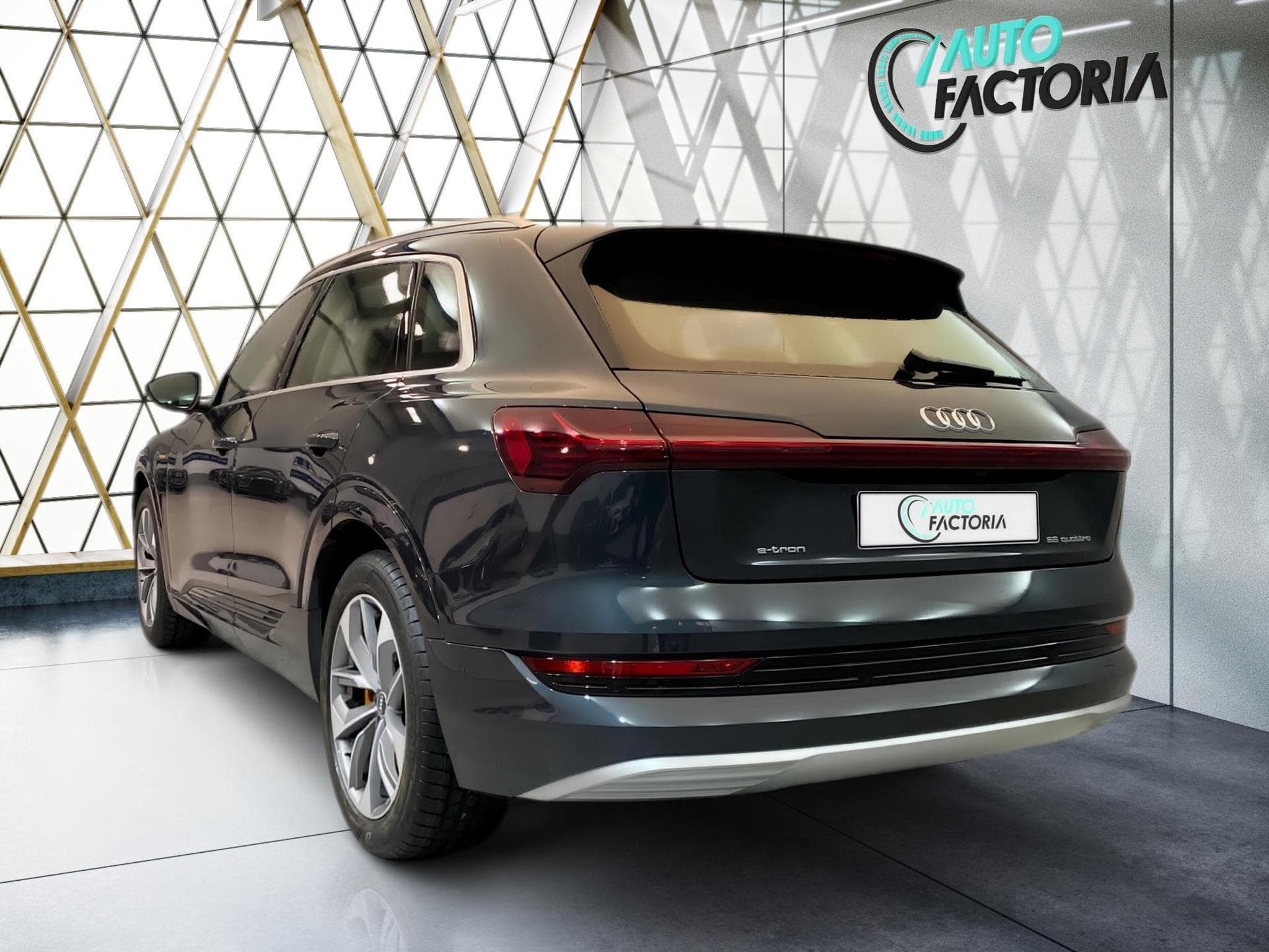 Audi E-tron QUATTRO 55ELEC 408CV BVA ADVANCED (2021) - Photo 4