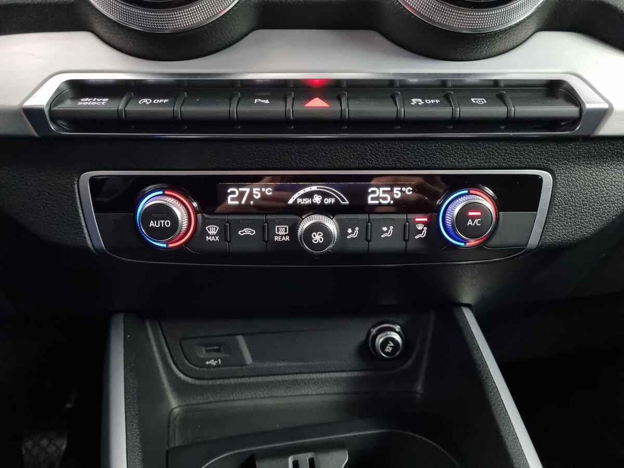 Audi Q2 -33% 30 TFSI 110cv SLine+GPS+CAM+FULL LED+Opts (2024) - Photo 12