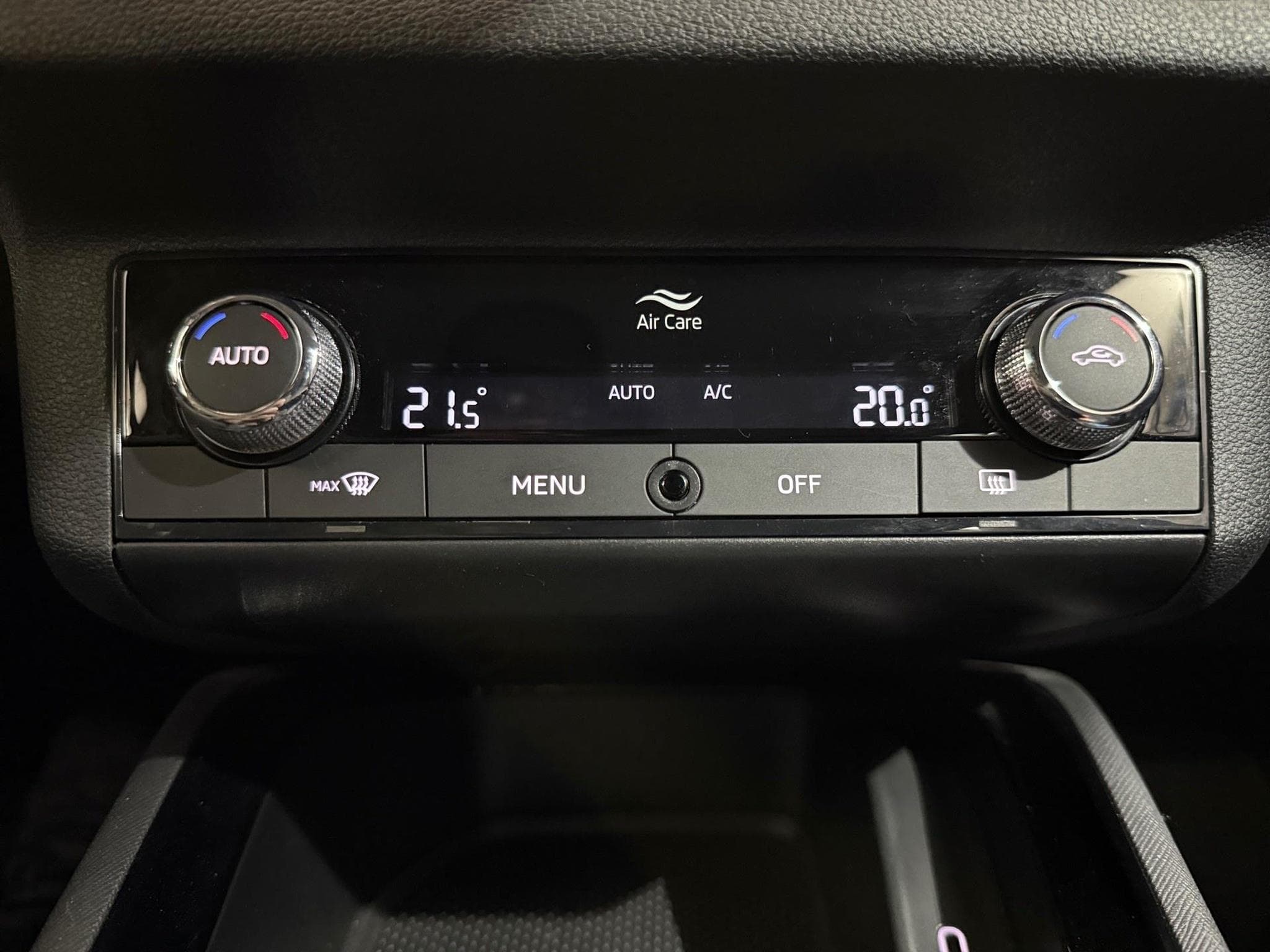 Skoda Kamiq -27% 1.0 TSI 110cv BVA+MIRRORLINK+CAM+LED+Opts (2024) - Foto 12