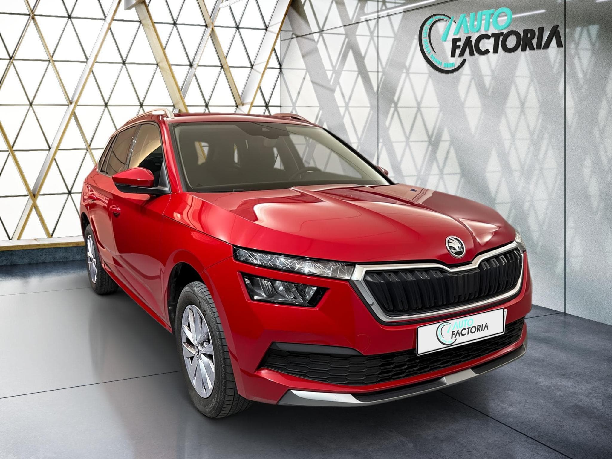 Skoda Kamiq -27% 1.0 TSI 110cv BVA+MIRRORLINK+CAM+LED+Opts (2024) - Foto 2