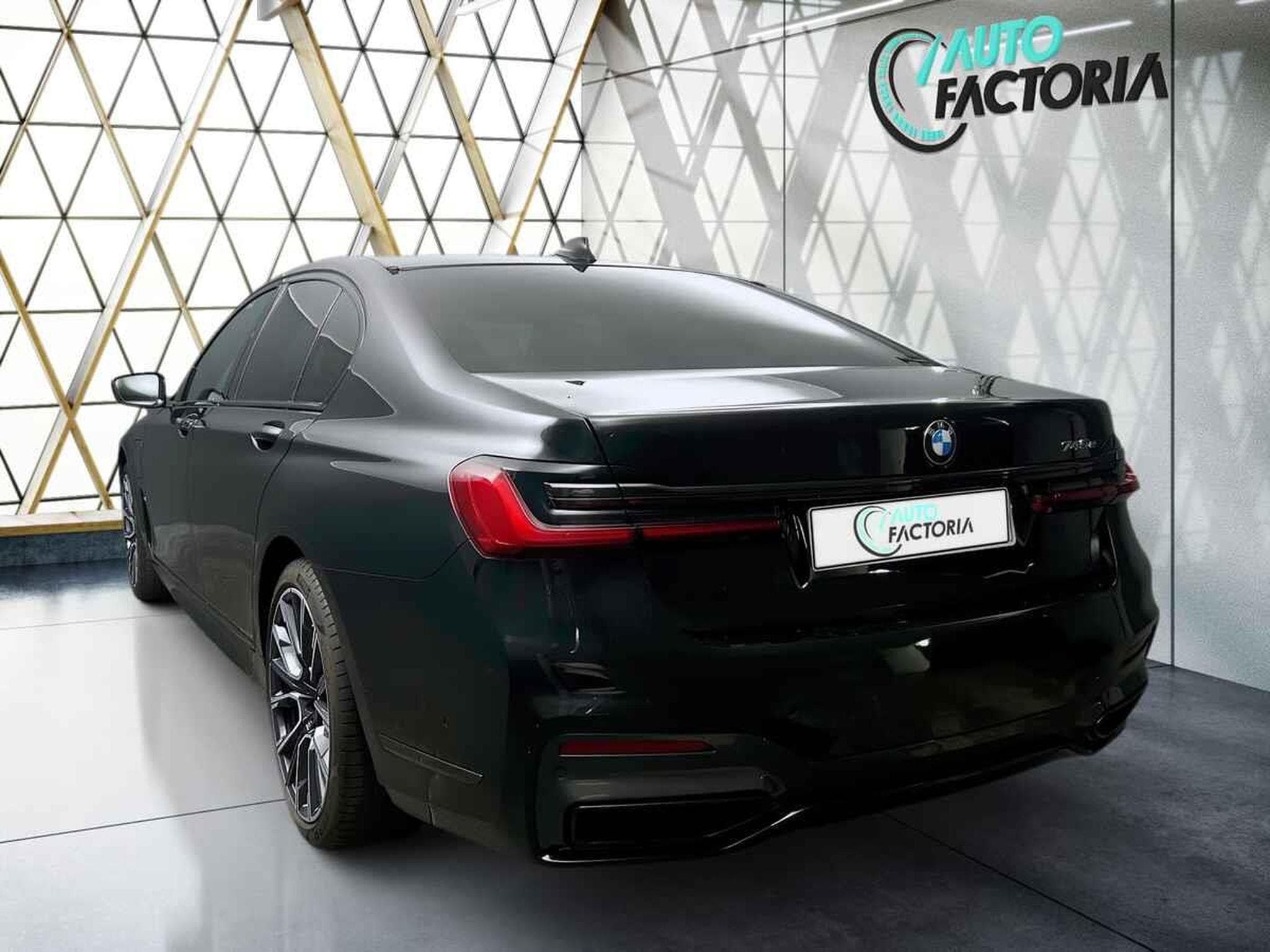 BMW Série 7 -59% 745E Hyb 394cv BVA8 M Sport+T.PANO+Options (2021) - Foto 4