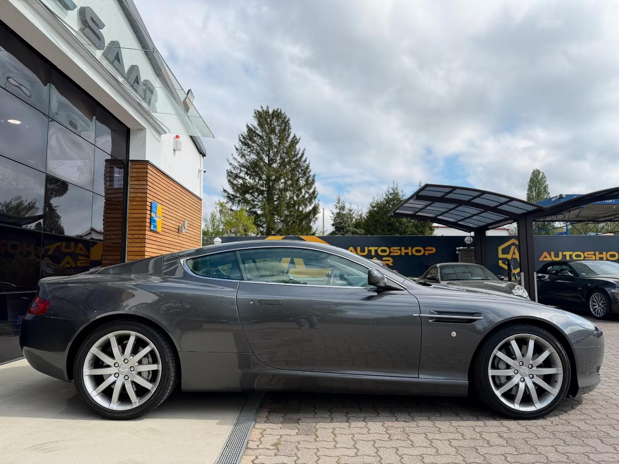 Aston-Martin DB9 5.9 Touchtronic V 12 (2005) - Foto 6