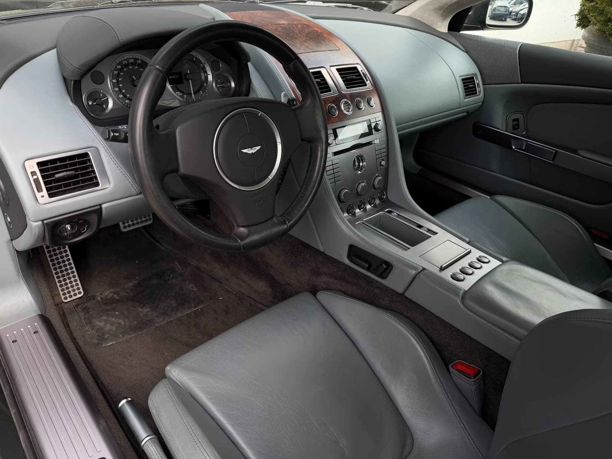 Aston-Martin DB9 5.9 Touchtronic V 12 (2005) - Foto 7